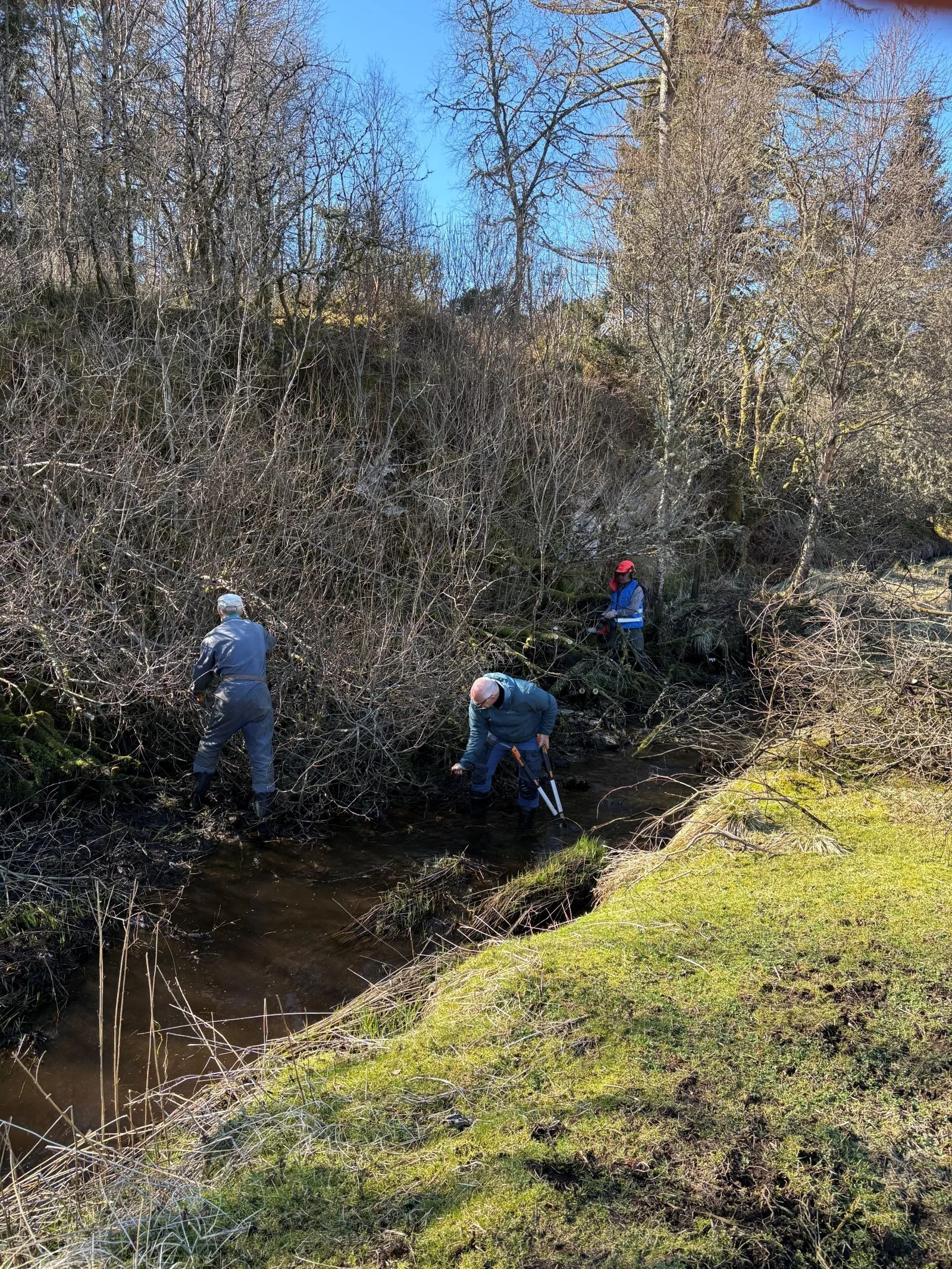 Dugnad i Ådlandsbekken 11.april 2026