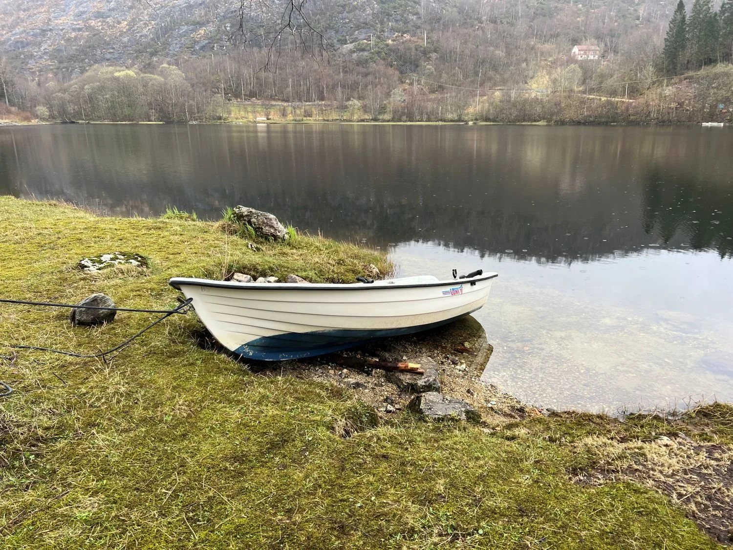 Haukelandsvannet - ørret- og gjeddefiske