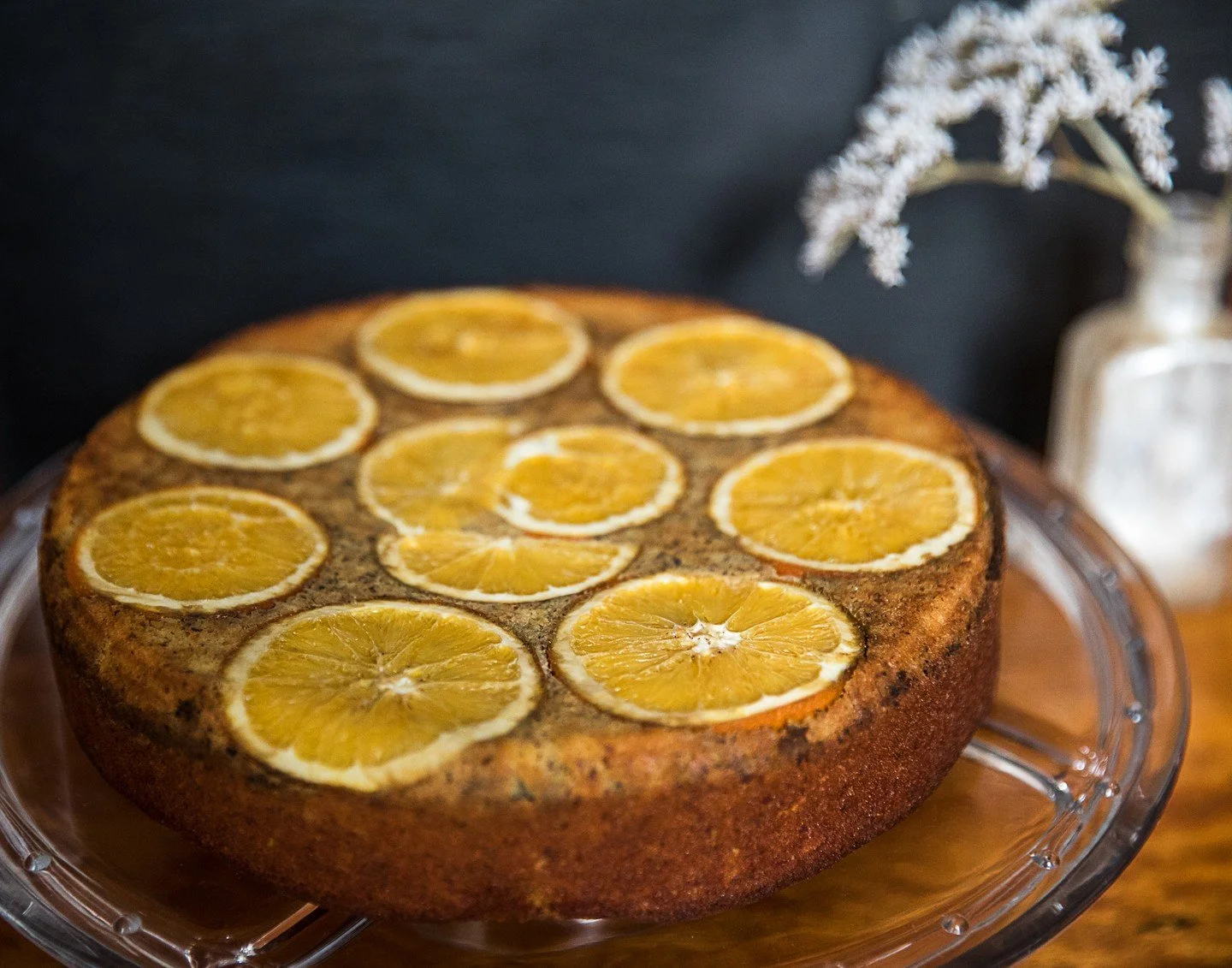 My orange/almond gateau is delicious and moist and gluten and dairy free.
Image @corrinatoughphotography #dreamydeserts#weddingdeserts@weddingcake#handmadeweddingcakesfrance#weddingcakessouthwestfrance