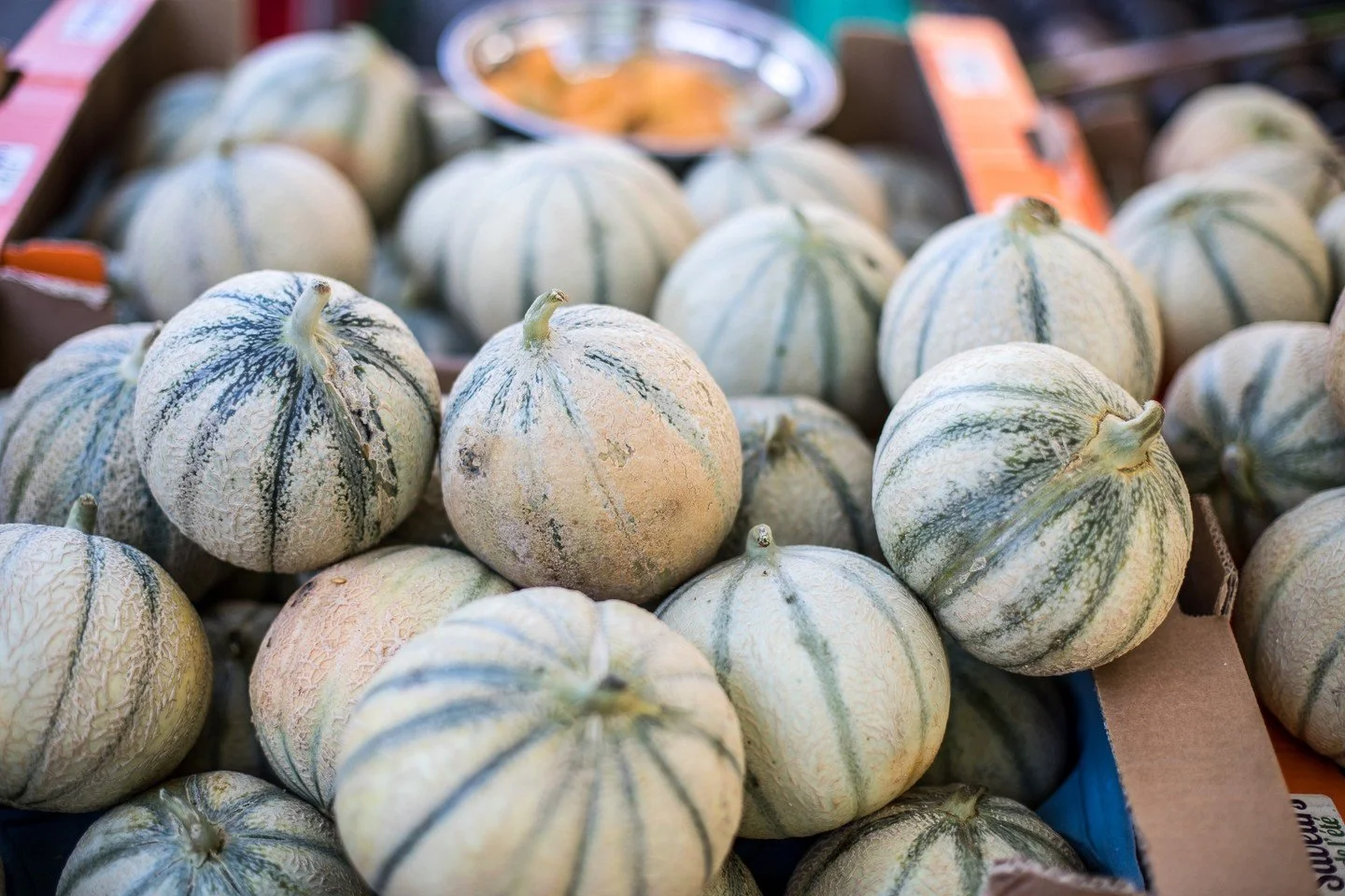 Summer melons sweet and divine wrapped with jambon sec or procuitto for a canape with a difference.
Image @corrinatoughphotography #freshfood#frenchmarkets#traiteurfrance#traiteursudouest#weddingcateringfrance
