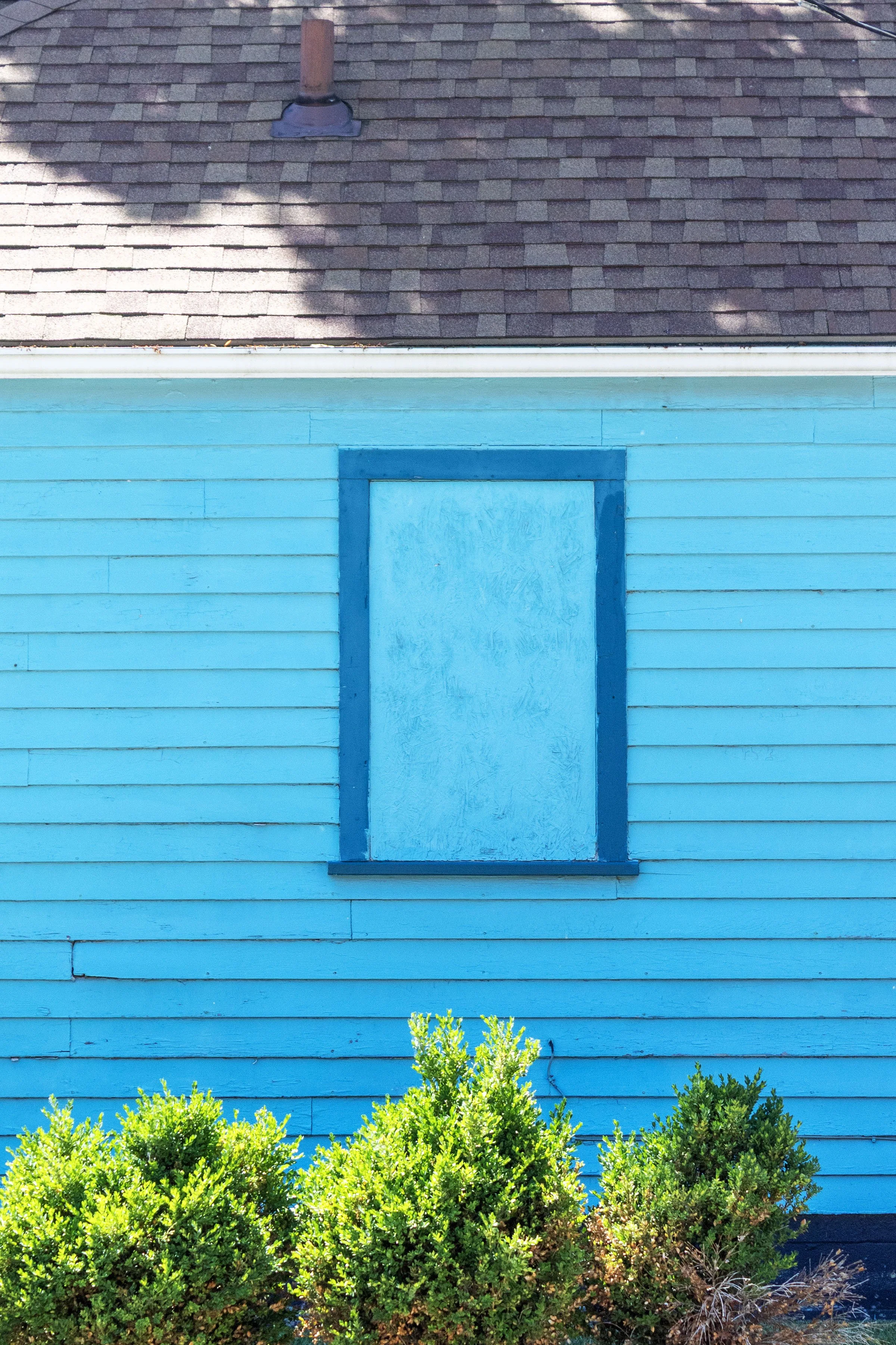 Chrissy Brown (@cbphotos_art), “Blue & Violet,” Depot Town, Digital, 2026.