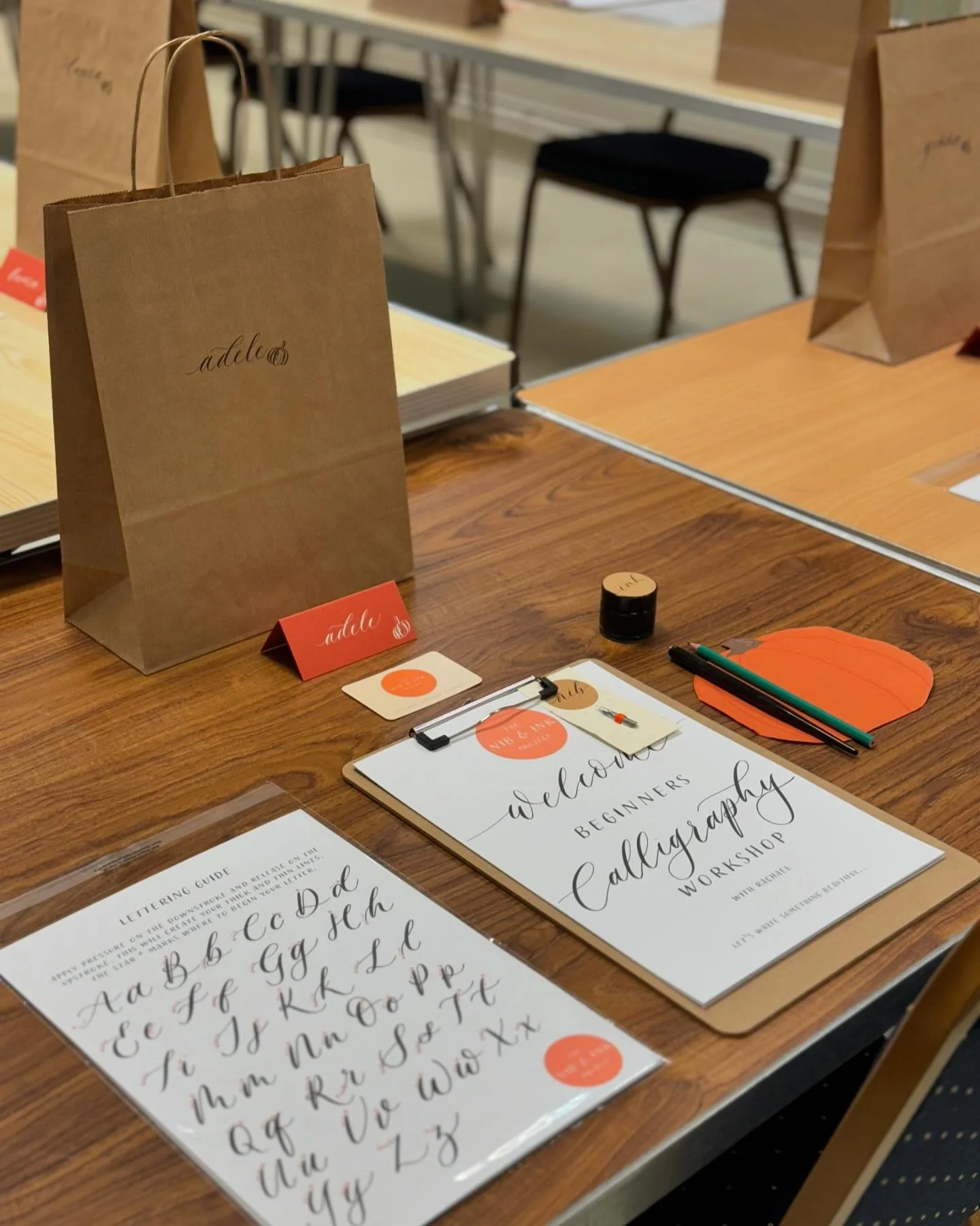 I had such a wonderful time teaching my Cosy Calligraphy Workshop this evening. It was filled with tea, scones and of course, lots of writing! 

As always it was so rewarding seeing everyone slow down, enjoy themselves and make progress throughout th