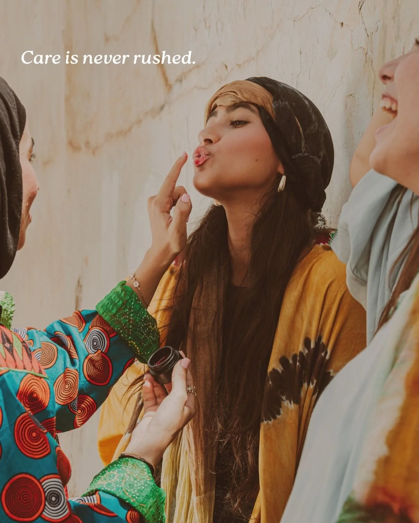 True care takes its time.
Pressed gently. Applied slowly. Shared softly.

Because when you slow down, your skin remembers.

#SlowBeauty #RitualCare #Umriden