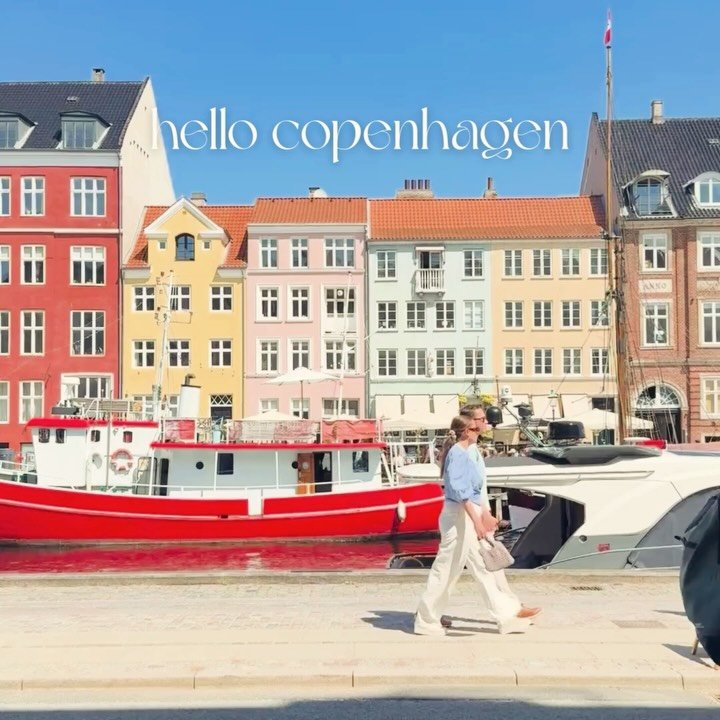 ☀️✨ Wrapping up the summer holidays looking at the photos from our family trip to Copenhagen!
This city stole our hearts &ndash; the mix of design, colour and style was heaven for me (👋🏻interior nerd and shopping addict!). We just wondered, took ou