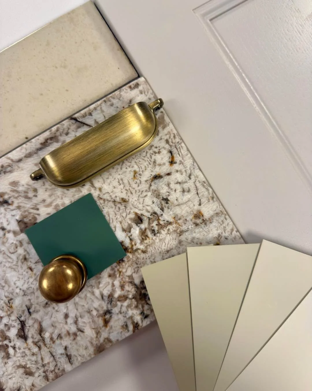 Lots of sample sourcing lately for a really exciting hospitality project 👀

Looking at everything from kitchens &amp; flooring to paint colours and window dressings for some holiday cottages opening this summer. 🎨🖼️

I just love this part of the p