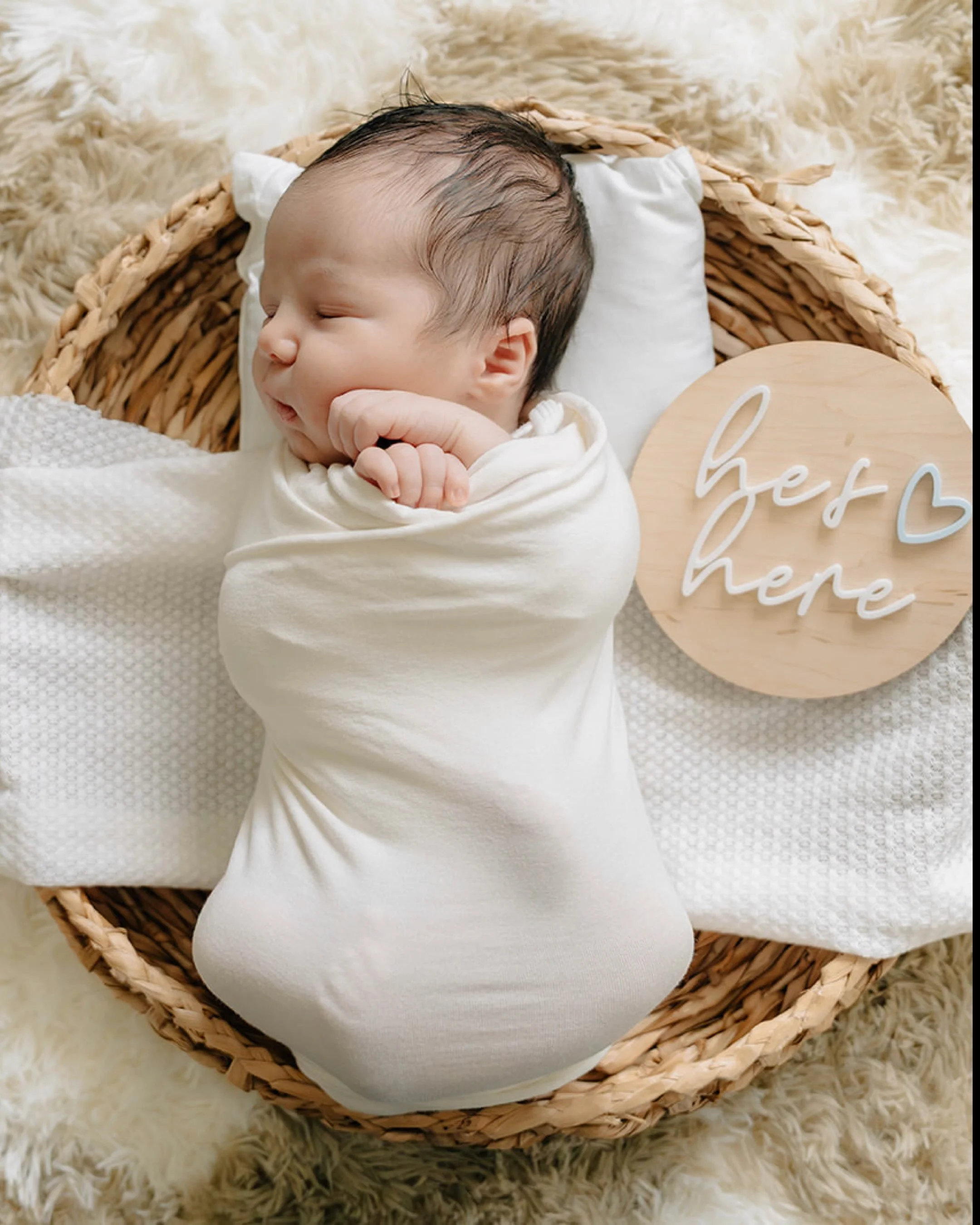 The first days at home with a new baby.

Everyone finding their place, tiny hands reaching in, and a whole family getting to know someone they&rsquo;ve already loved for so long.

These are some of my favorite moments to photograph. The ones that hap