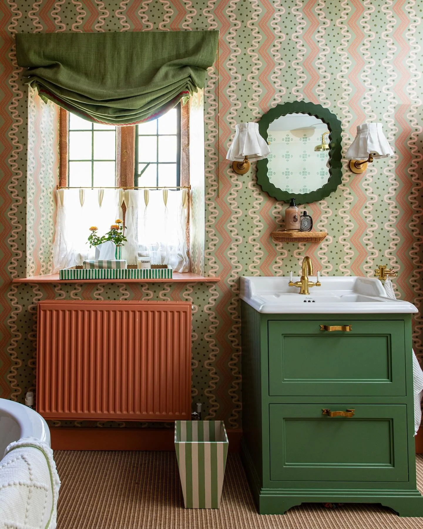 A wonderful bathroom at our Somerton project which I adored working on with my client 💖