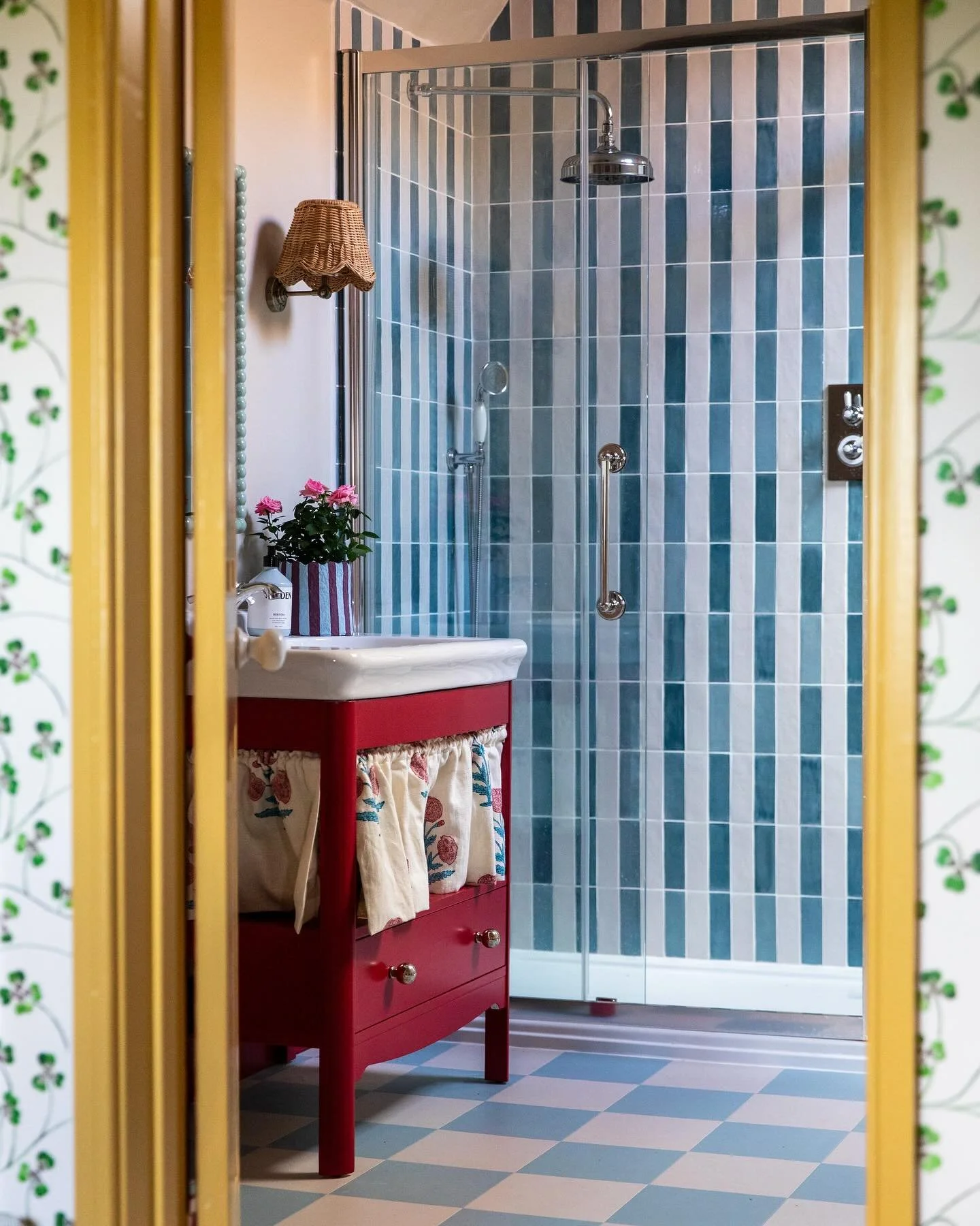So much colour and happiness at my wonderful clients house in Somerton 💖