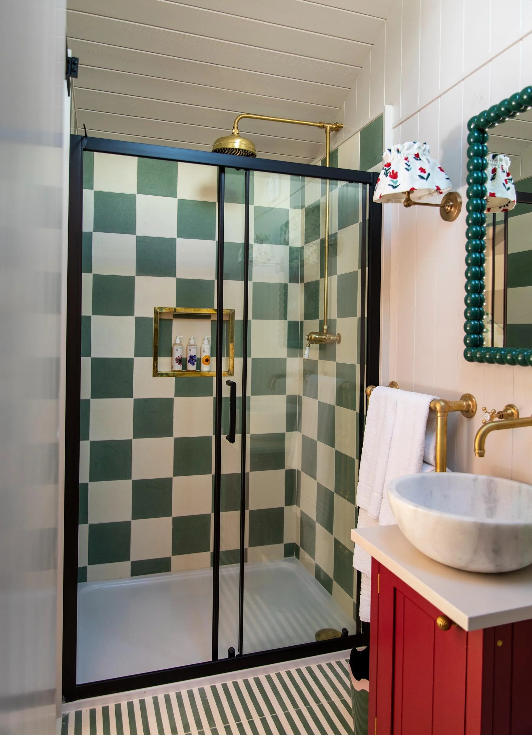 Kittylands bathroom .jpg