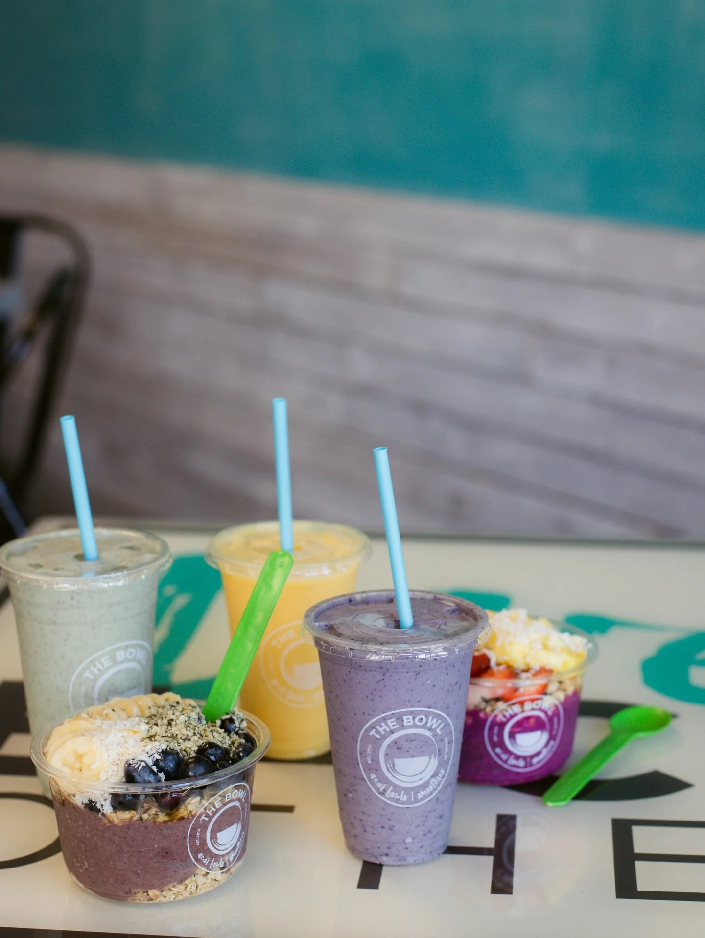 Happy Thursday! Friendly reminder we will be closed on Easter Sunday!🌷🐰
So come and get your fave Bowls &amp; Smoothies now!✨🥰
&hellip;