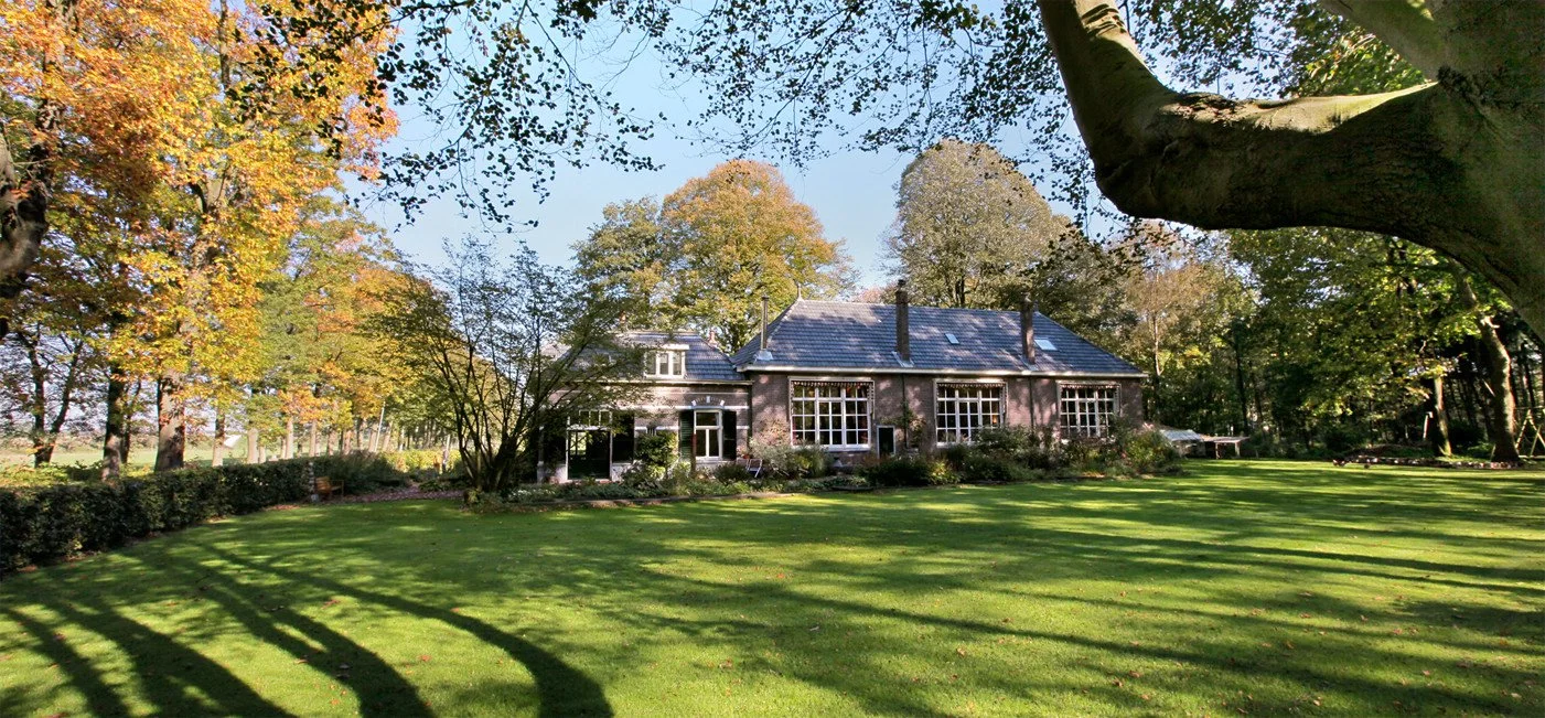 Locatie van de familieopstellingsdag in Schalkhaar, groepsruimte in rustieke omgeving