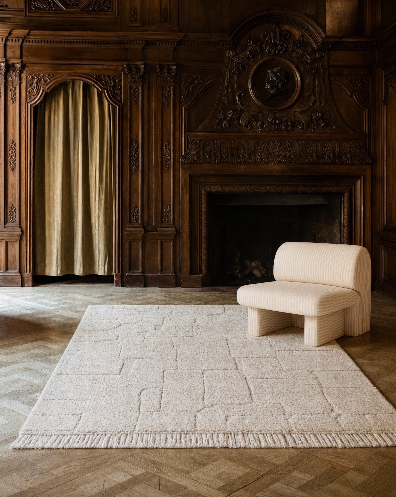 crossways rug with nougat weave chair.jpg