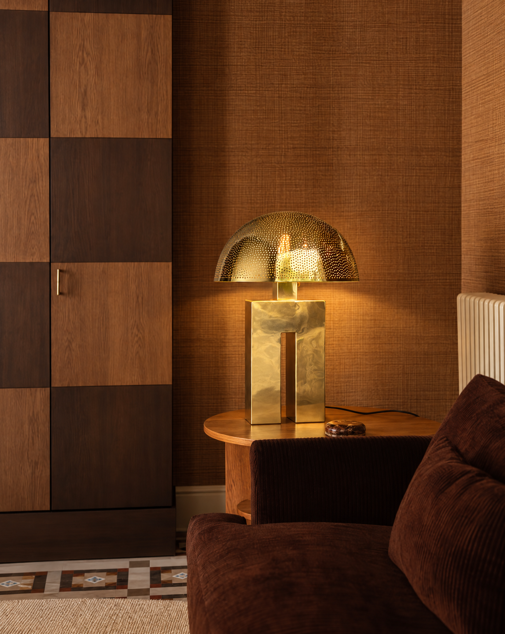 amur brass dome table lamp_lifestyle.png