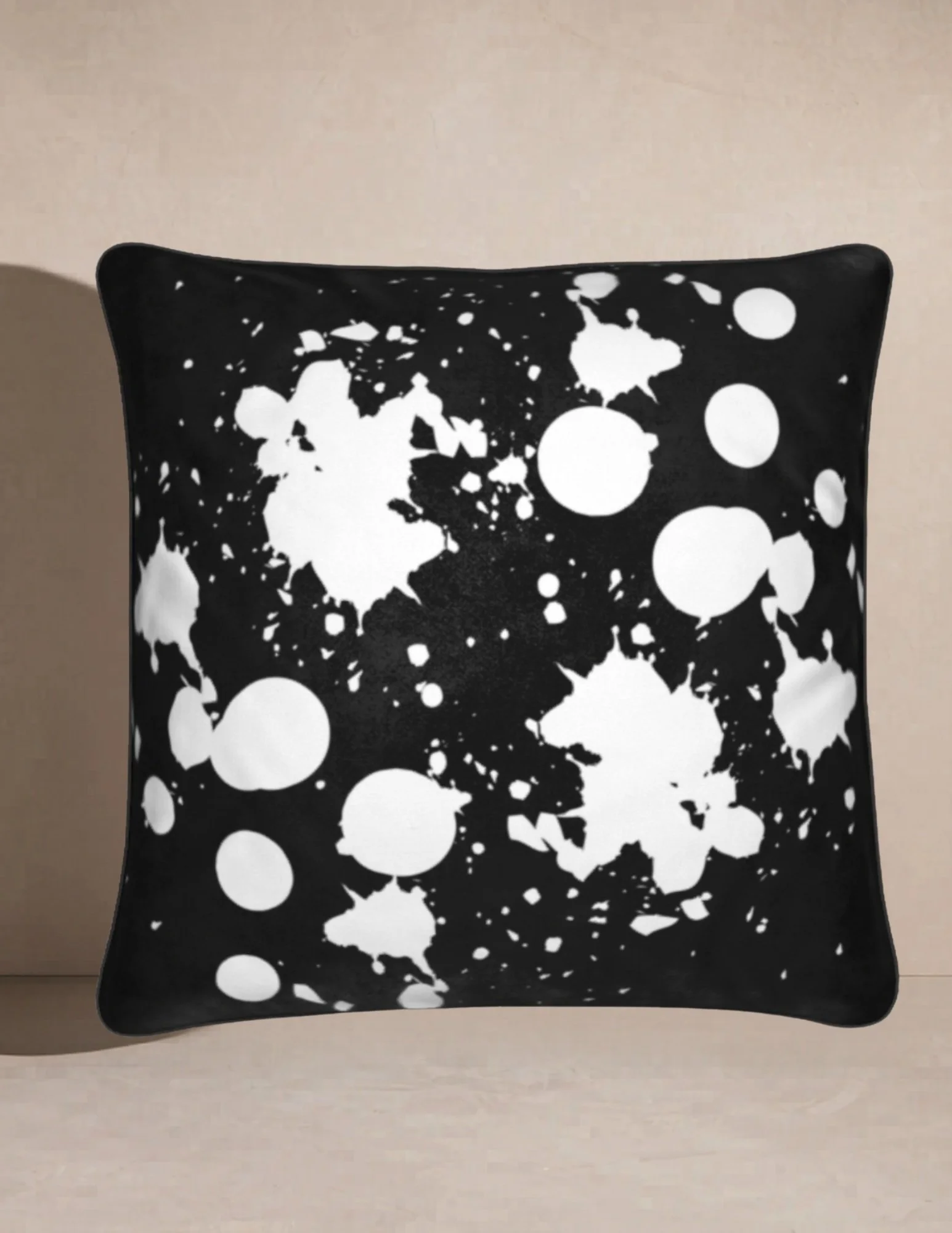 ryt pillow_ebony_lifestyle.jpg