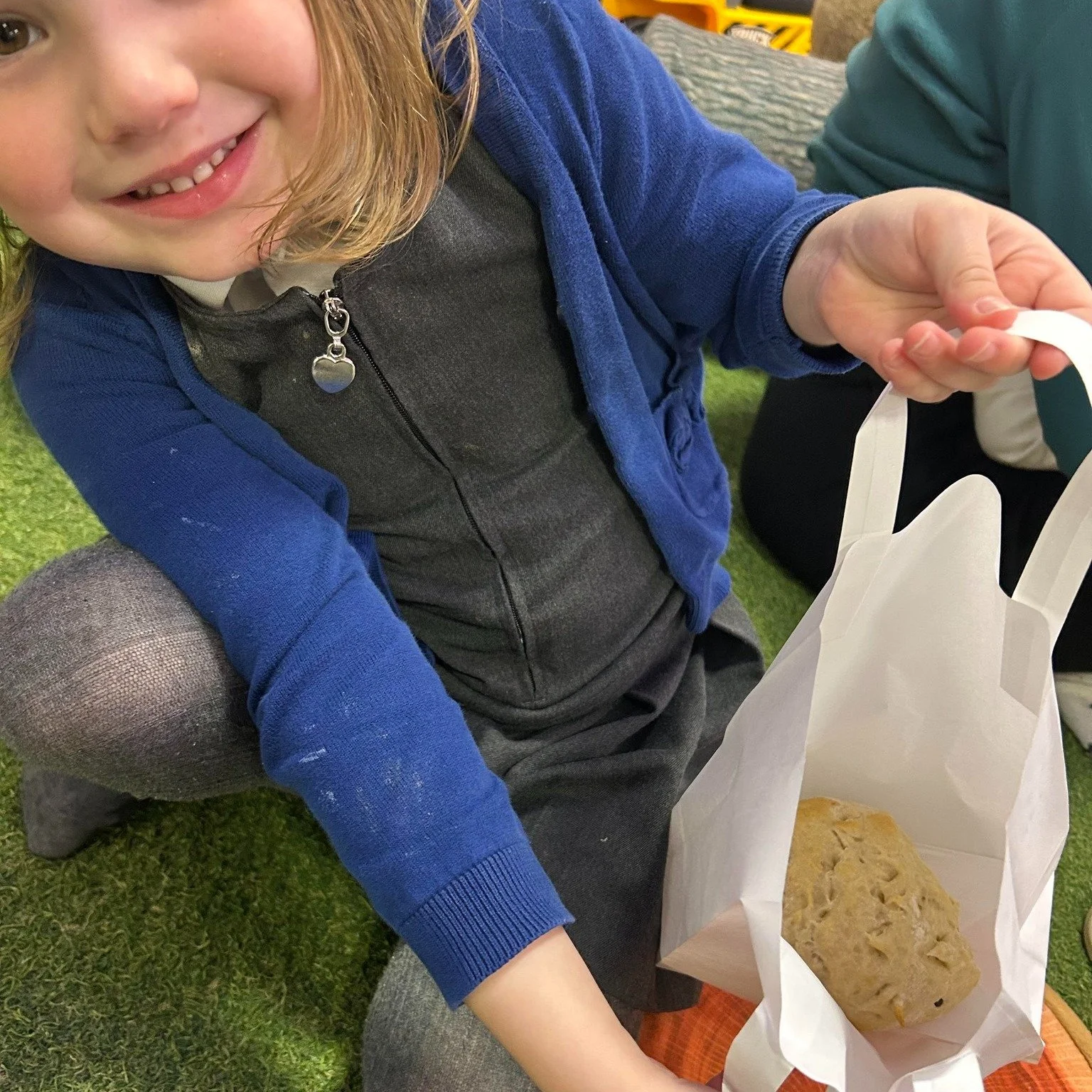 We've been asked to make more BredgeHogs! 

Who's interested?! 

 #roleplaylane #NotForProfit #supportingfamilies #bread #hedgehog