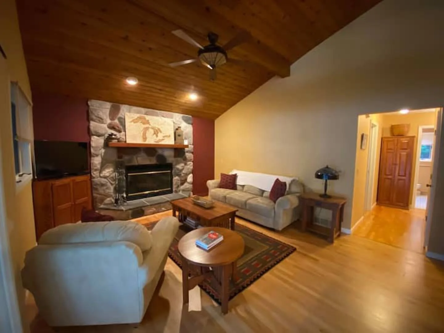 NorthWatch-Vacation-Rental-ShadyPines28.jpeg