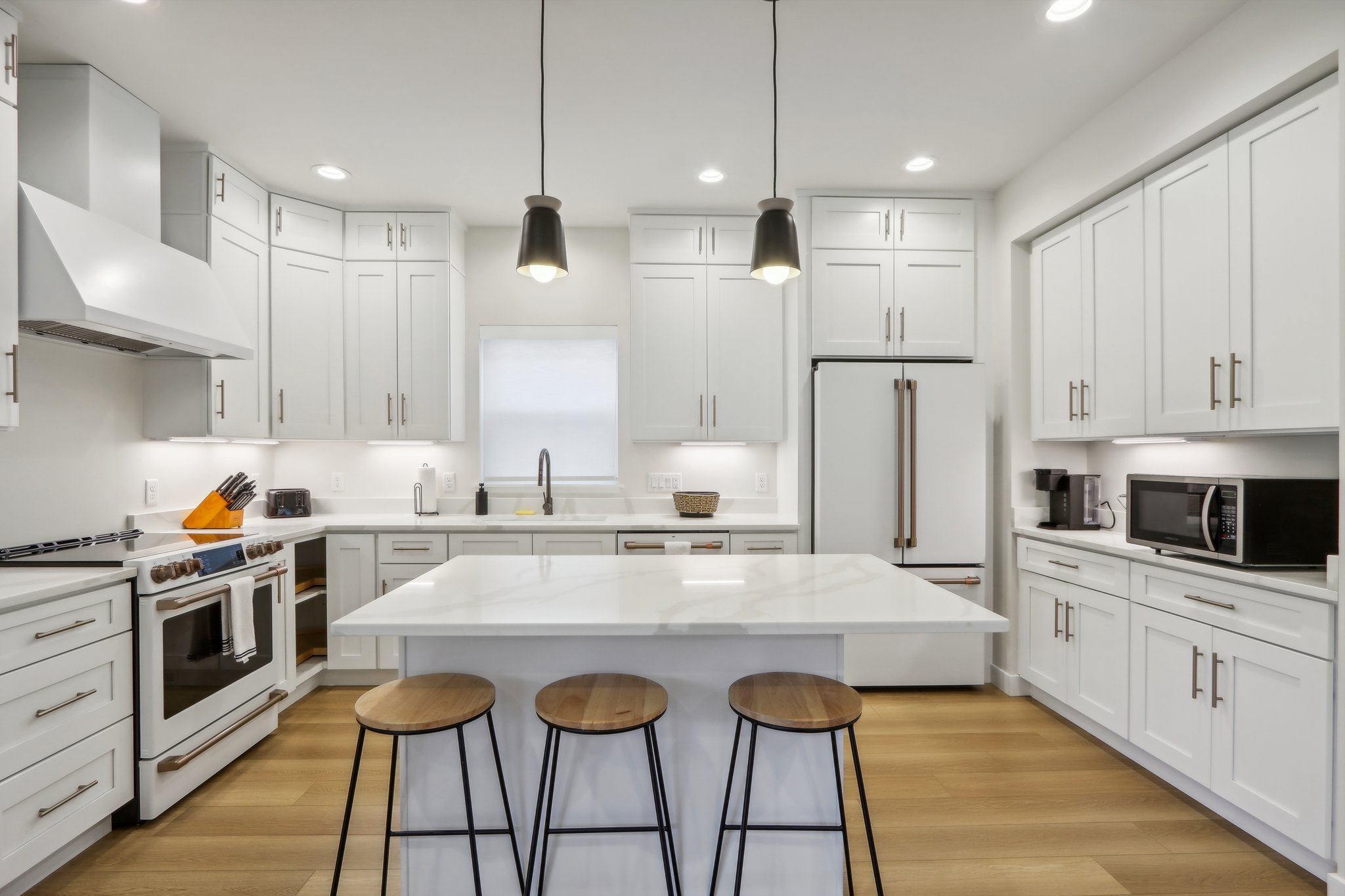 Royster Oaks Dr-016.jpg