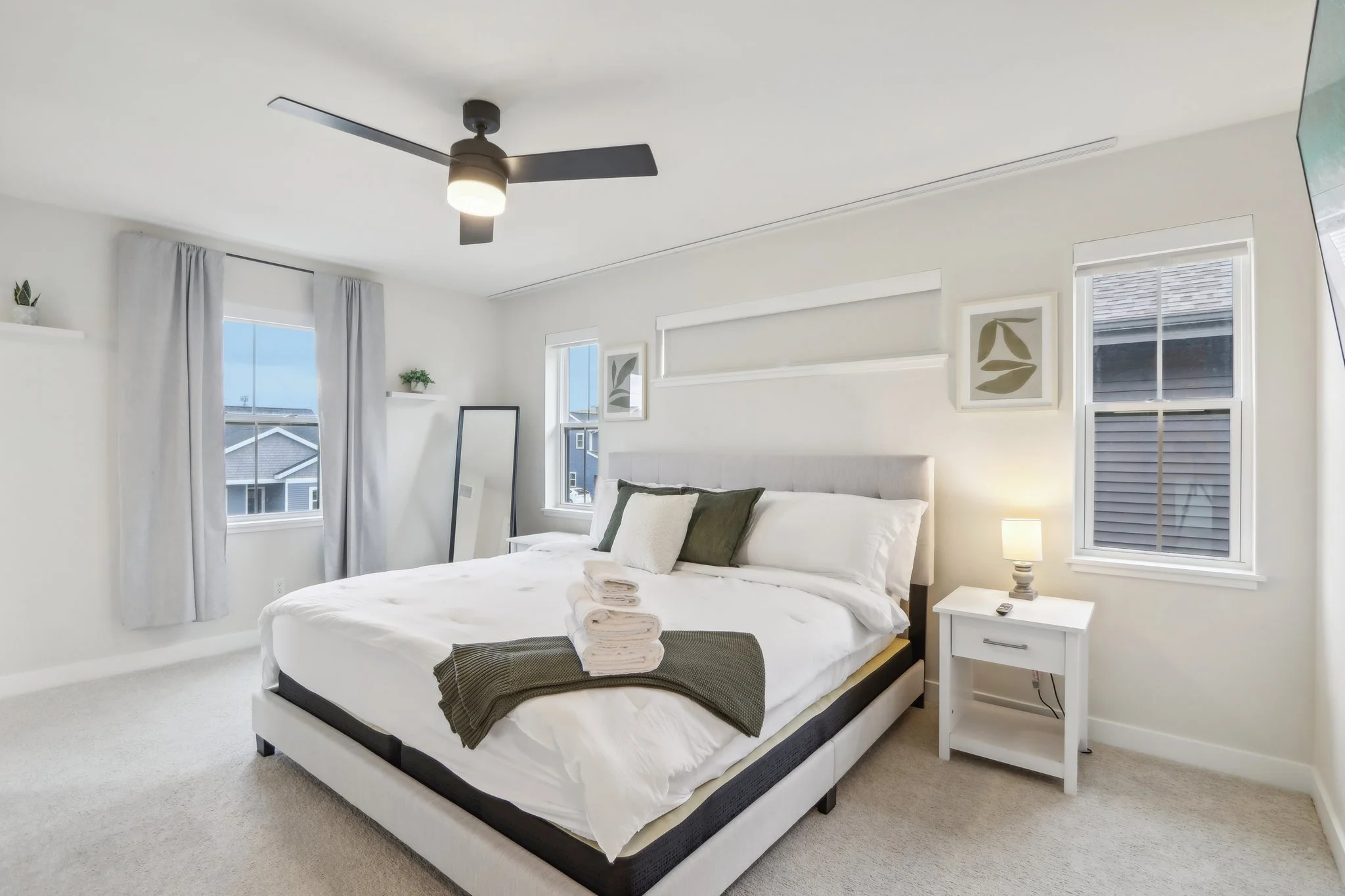 Royster Oaks Dr-032.jpg