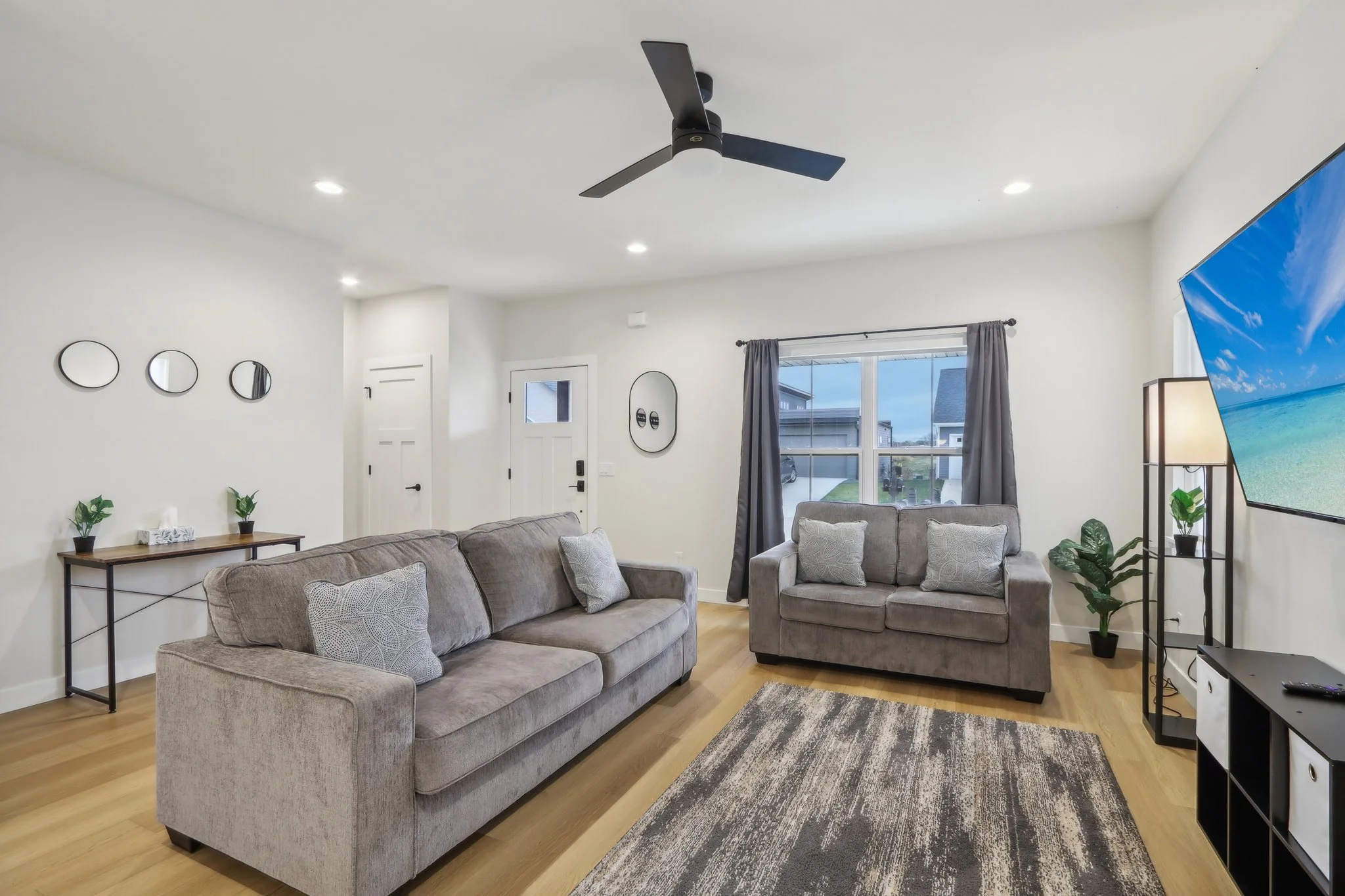 Royster Oaks Dr-009.jpg