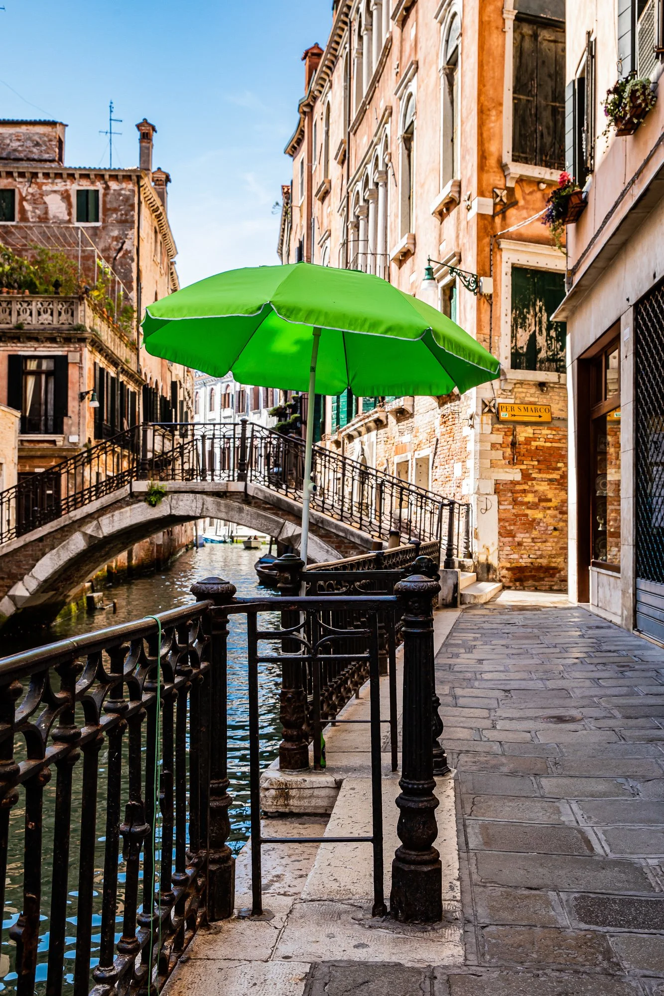 AT1A5312_Lizzie Munro.jpg