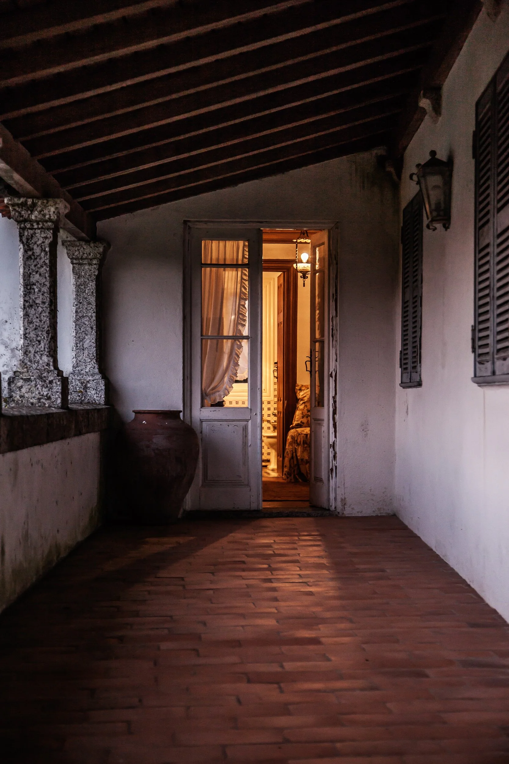 Lizzie Munro PhotographyDOORWAY.jpg