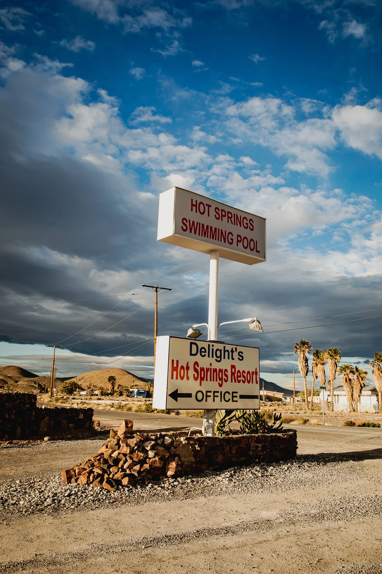 AT1A0062_DV Tecopa_Lizzie Munro.jpg