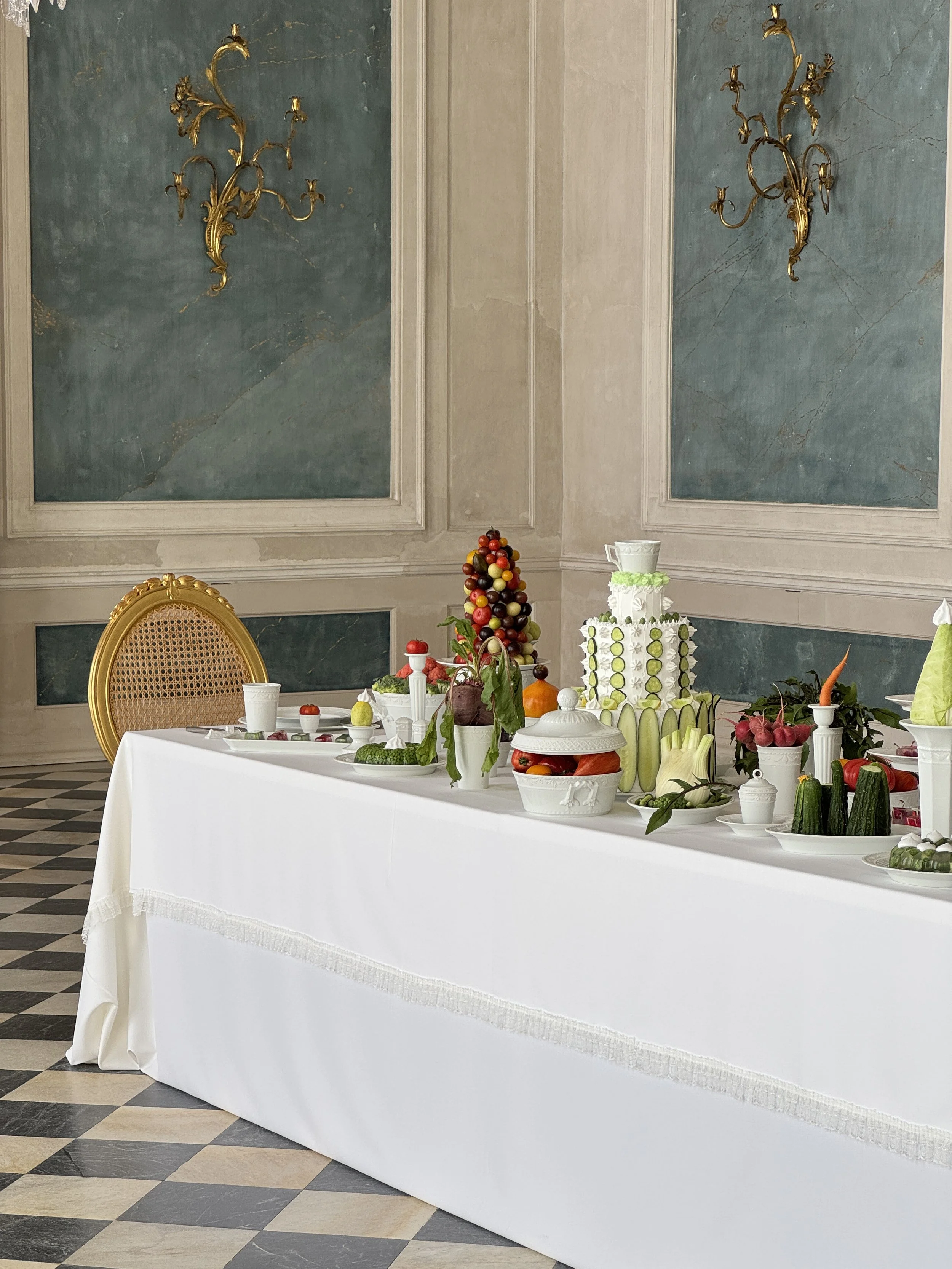 KPM WEISS Magazin Produktion