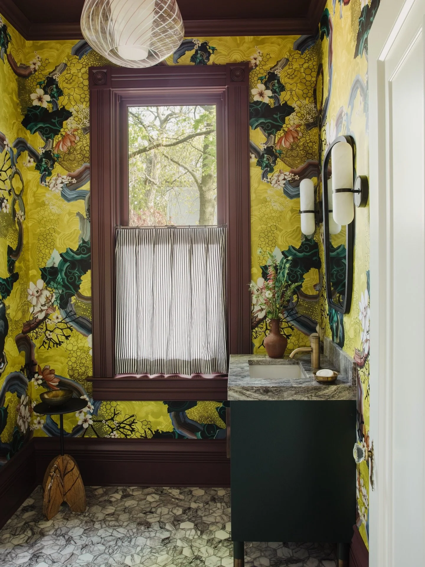 Thank you @housebeautiful for including a fave design of ours in a Powder Room round up! From on the board to reality, we agree it packs a {citrine +plum} punch!
Photo: @sarahecrowley 
Styling: @kimberlyswedelius 
.
.
.
#powderroom #powderroomdesign 