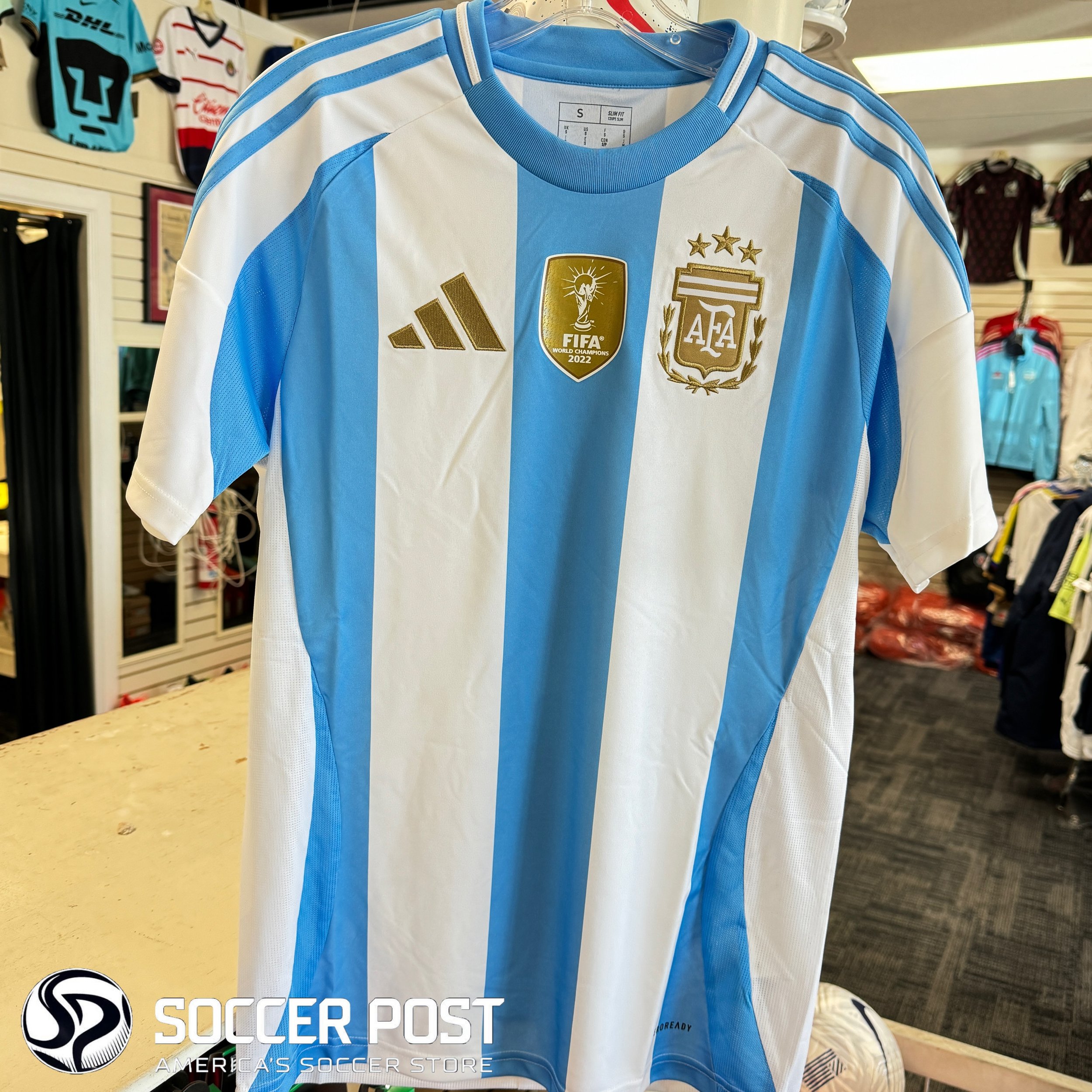 The defending World Cup champions, Argentina open group stage play of the 2024 Copa America against Canada on June 20th. Pick up their home and/or away kits, now, at Soccer Post
⚽️
6929 N. Willow Ave. STE 109 #Fresno, CA
⚽️
#Madera #Sanger #Clovis