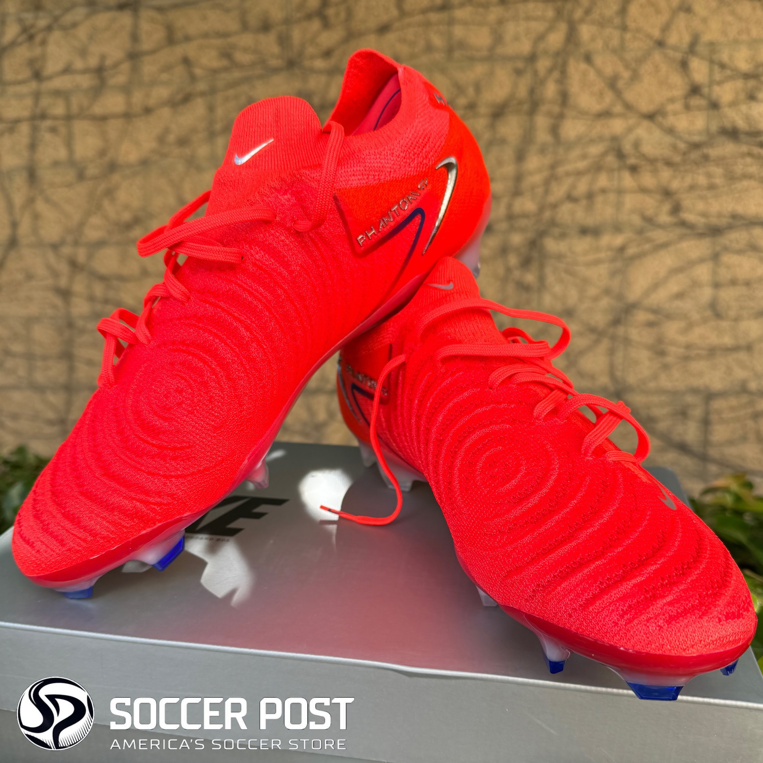 ICYMI: The #Nike Phantom GX II &ldquo;EH9&rdquo; signature boots, are in stock now, at Soccer Post.
⚽️
6929 N. Willow Ave. STE 109 #Fresno, CA
⚽️
#Clovis #Madera #Sanger