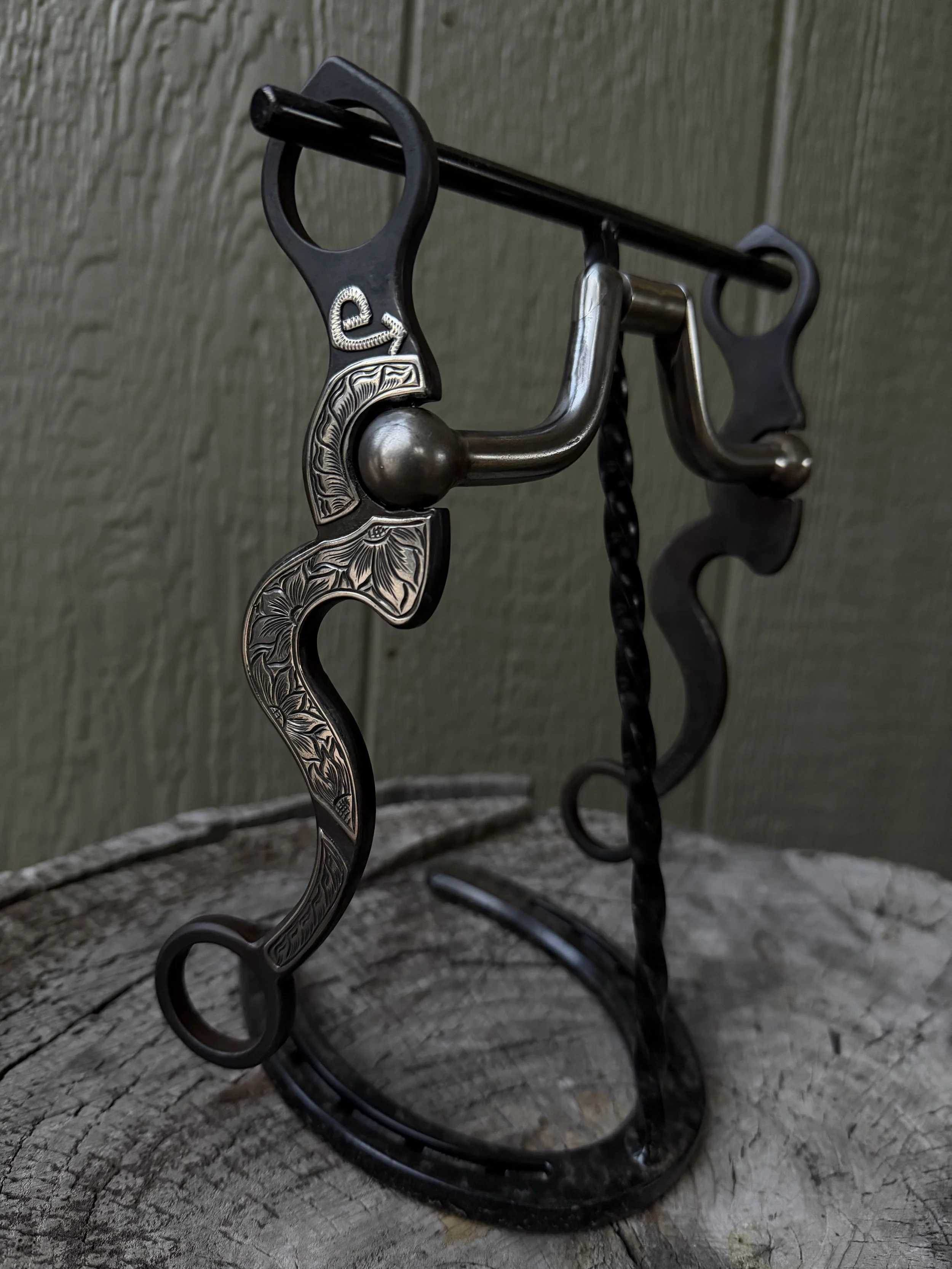 Cavalry shank hingeport