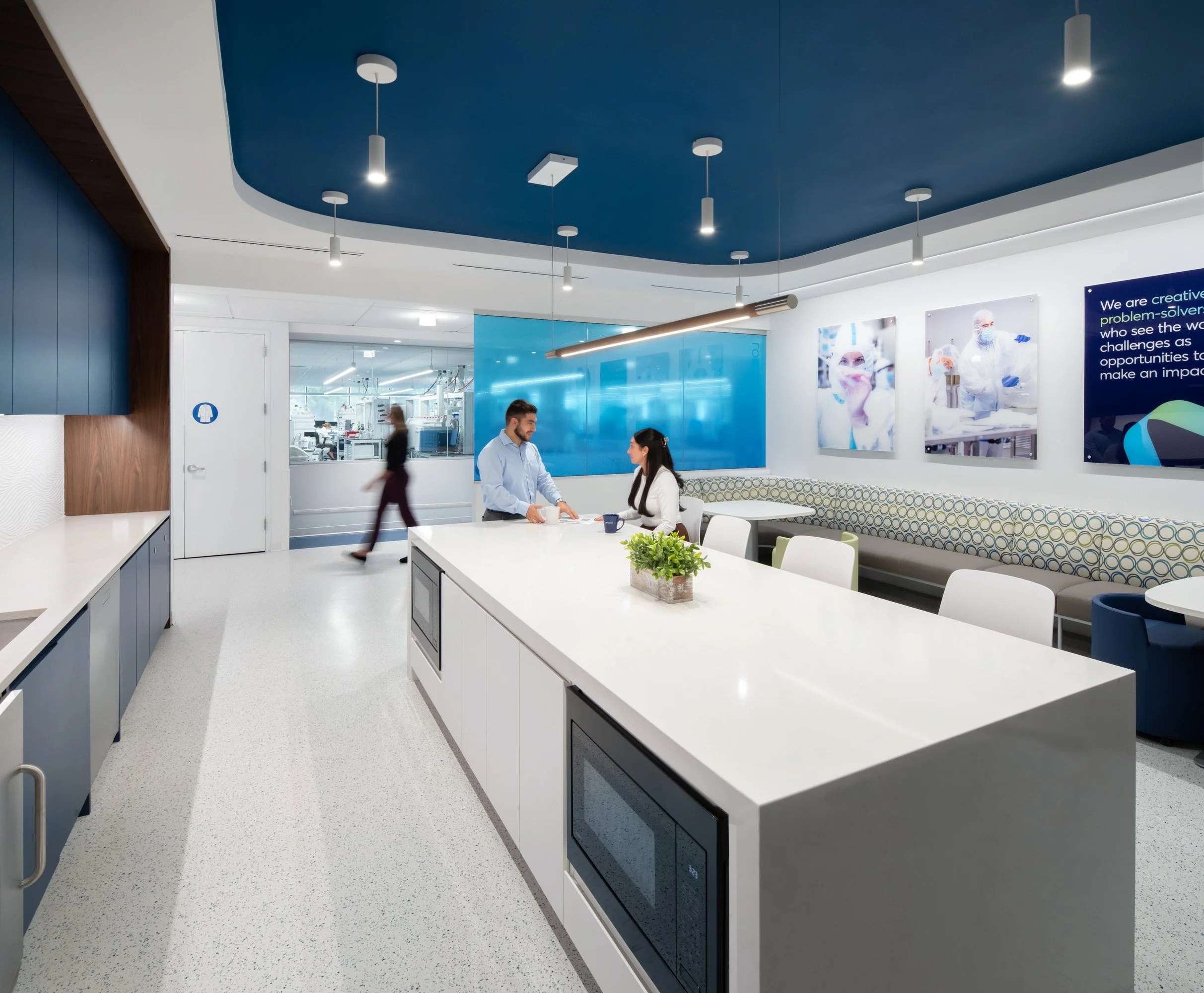 HLW_Avantor_NewJersey_InteriorDesign_LifeSciences_LabDesign_05.jpg
