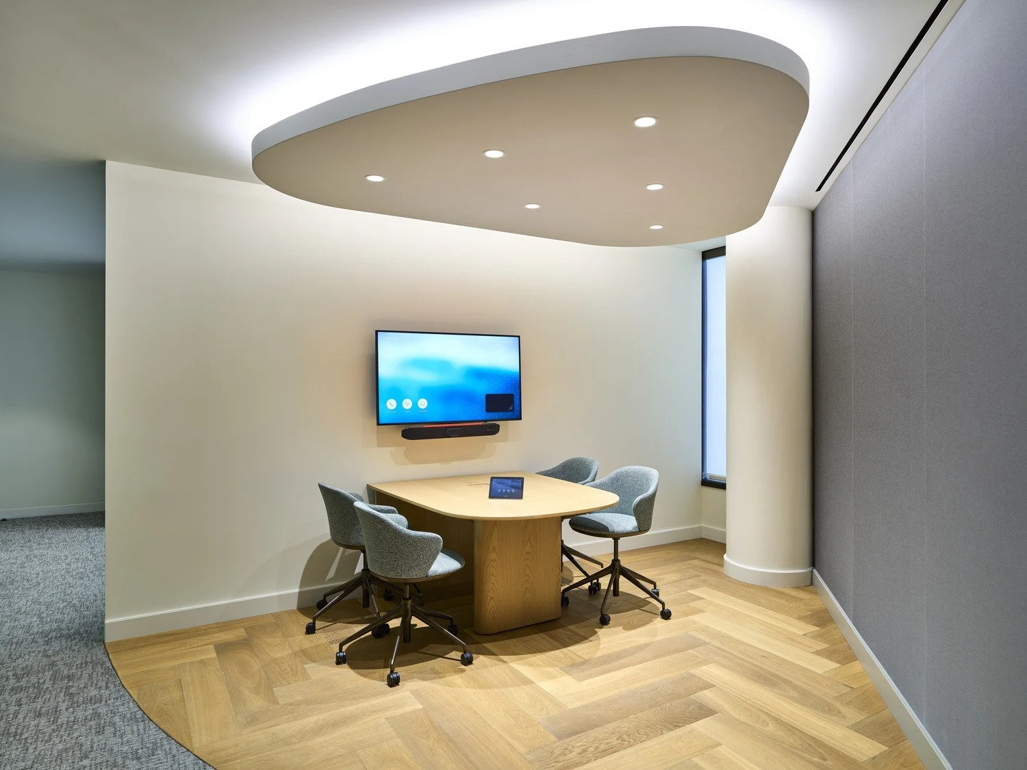 SparkStudioLightingDesign_Apollo_ElSegundo_LightingDesign_InteriorDesign_WorkplaceDesign_21.jpg