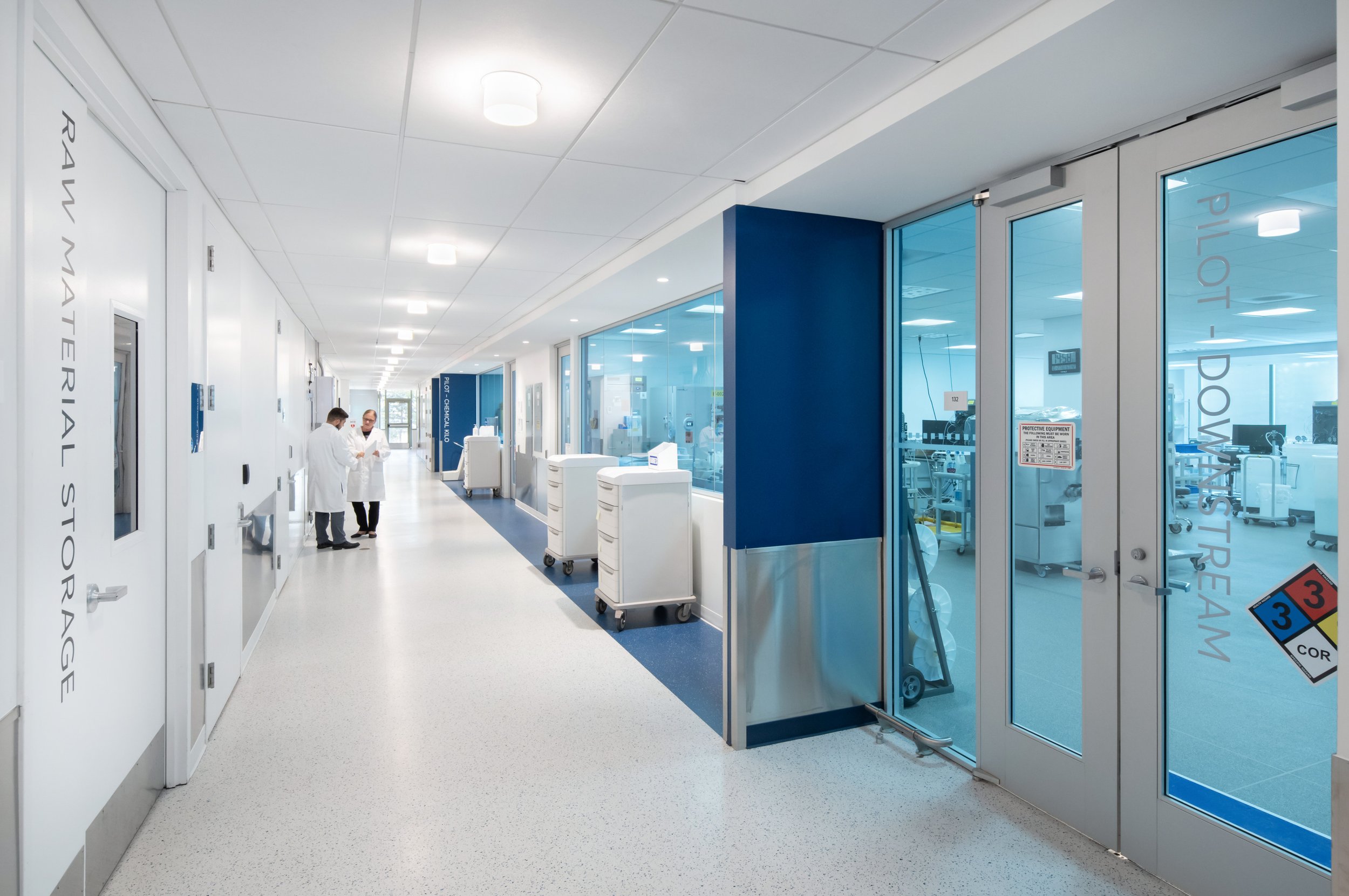 HLW_Avantor_NewJersey_InteriorDesign_LifeSciences_LabDesign_11.jpg
