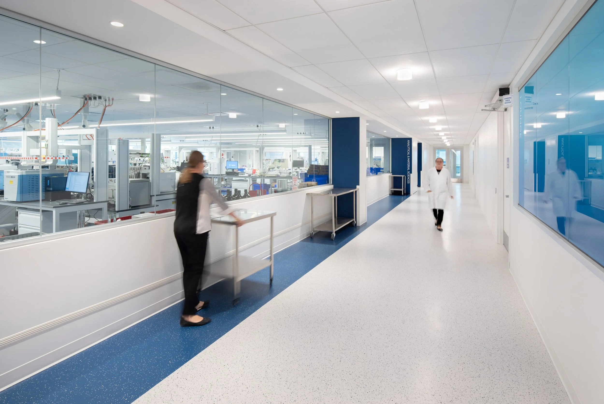 HLW_Avantor_NewJersey_InteriorDesign_LifeSciences_LabDesign_14.jpg