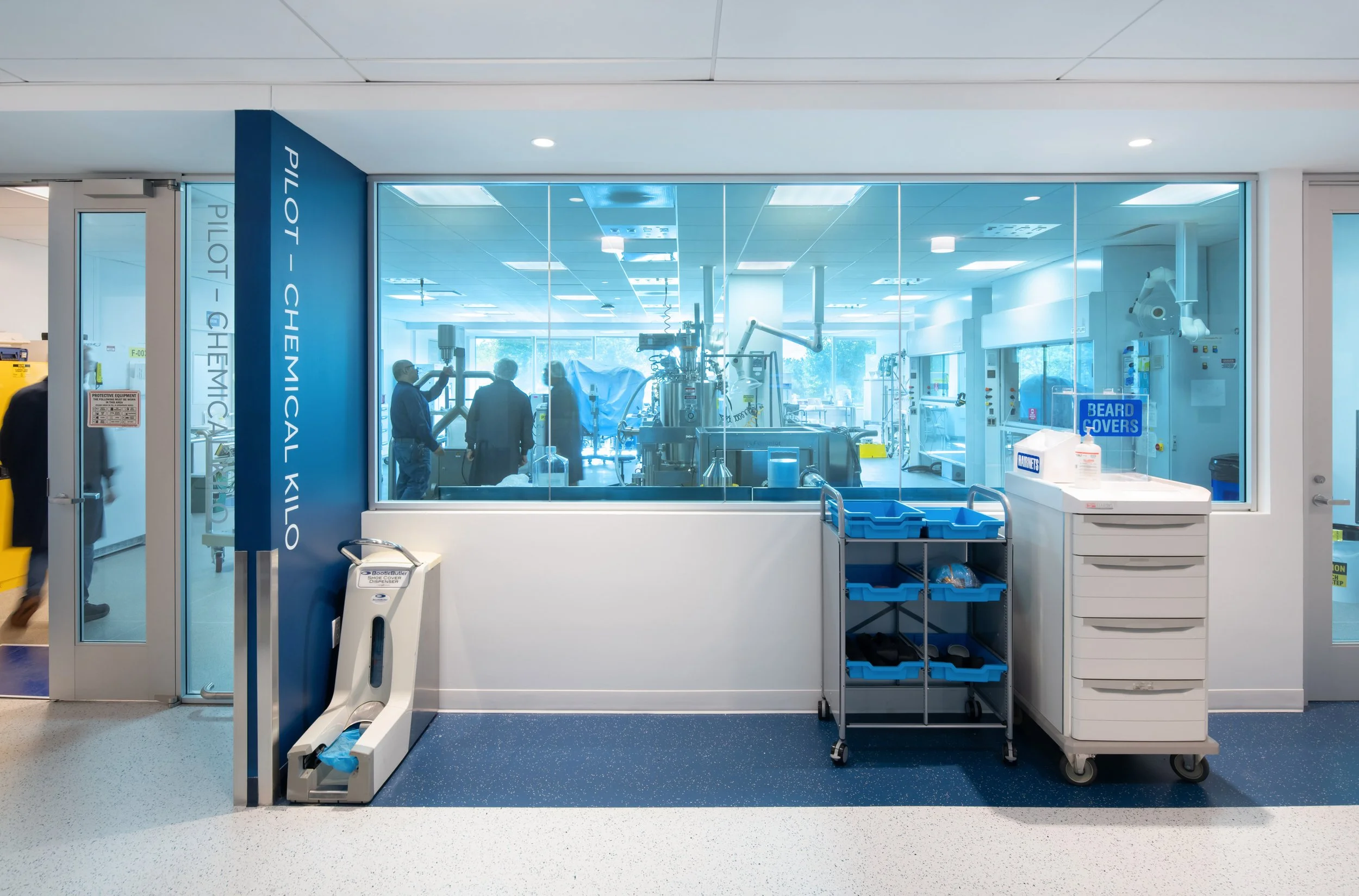 HLW_Avantor_NewJersey_InteriorDesign_LifeSciences_LabDesign_12.jpg