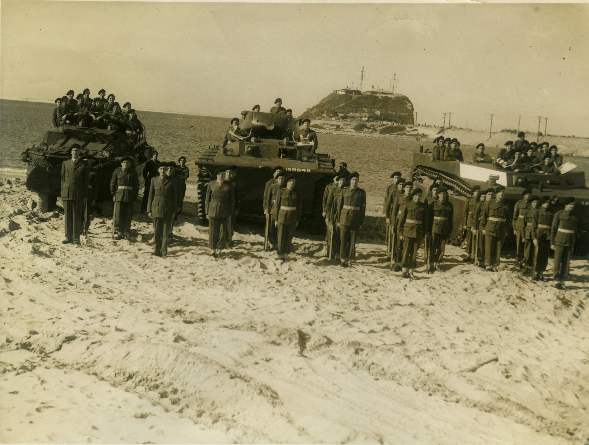DB2 052 NMH Picture  Servuce 15NRL On Parade at Shortland Beach approx 1950.jpg