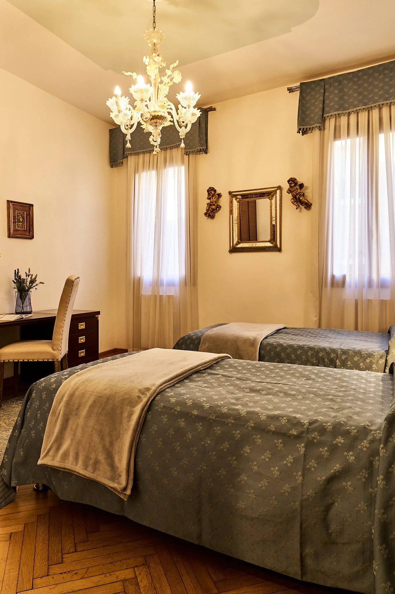 Emikliano, Venice 26.jpg