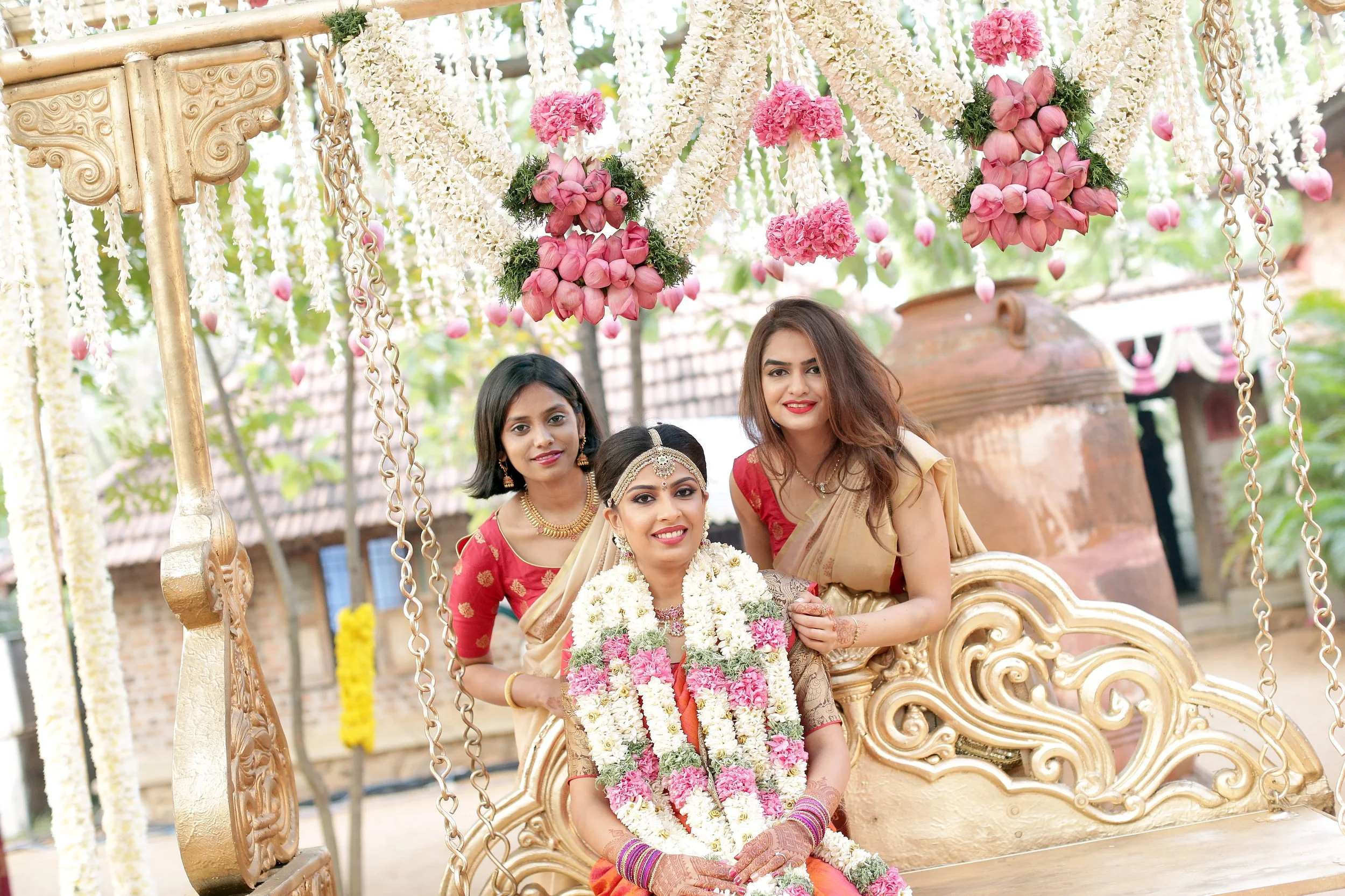 Bride with her Friends at Brahmin Wedding in Chennai