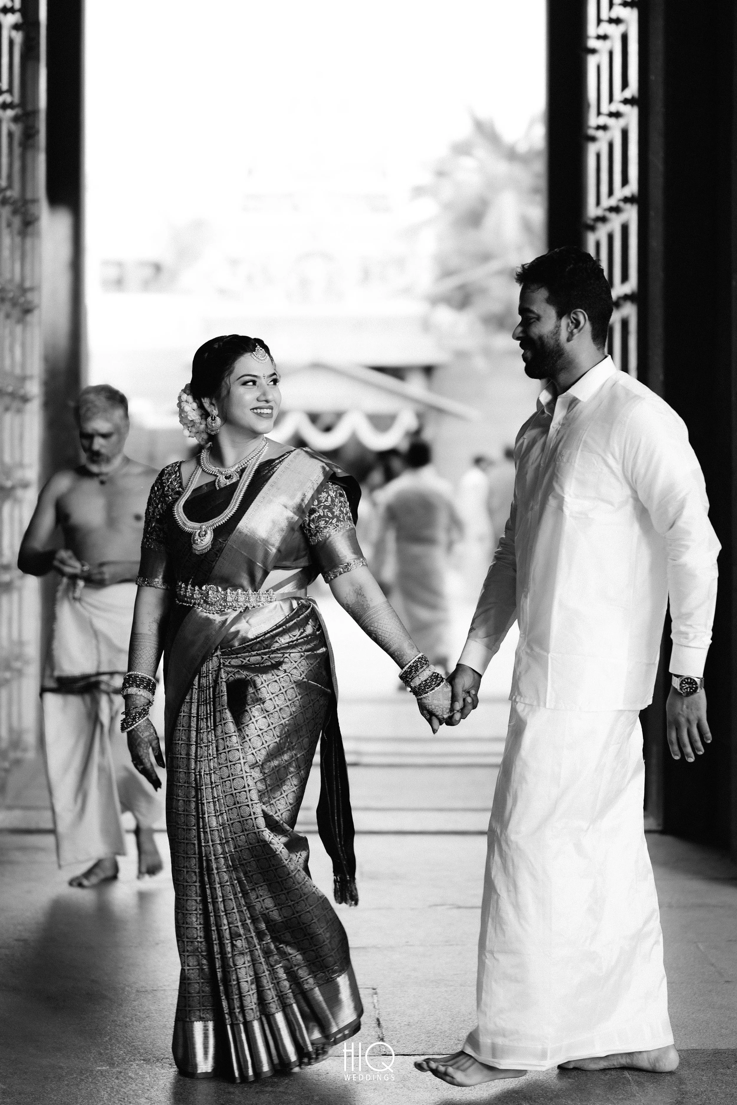 Candid Temple Wedding Photography captured by HiQ Weddings