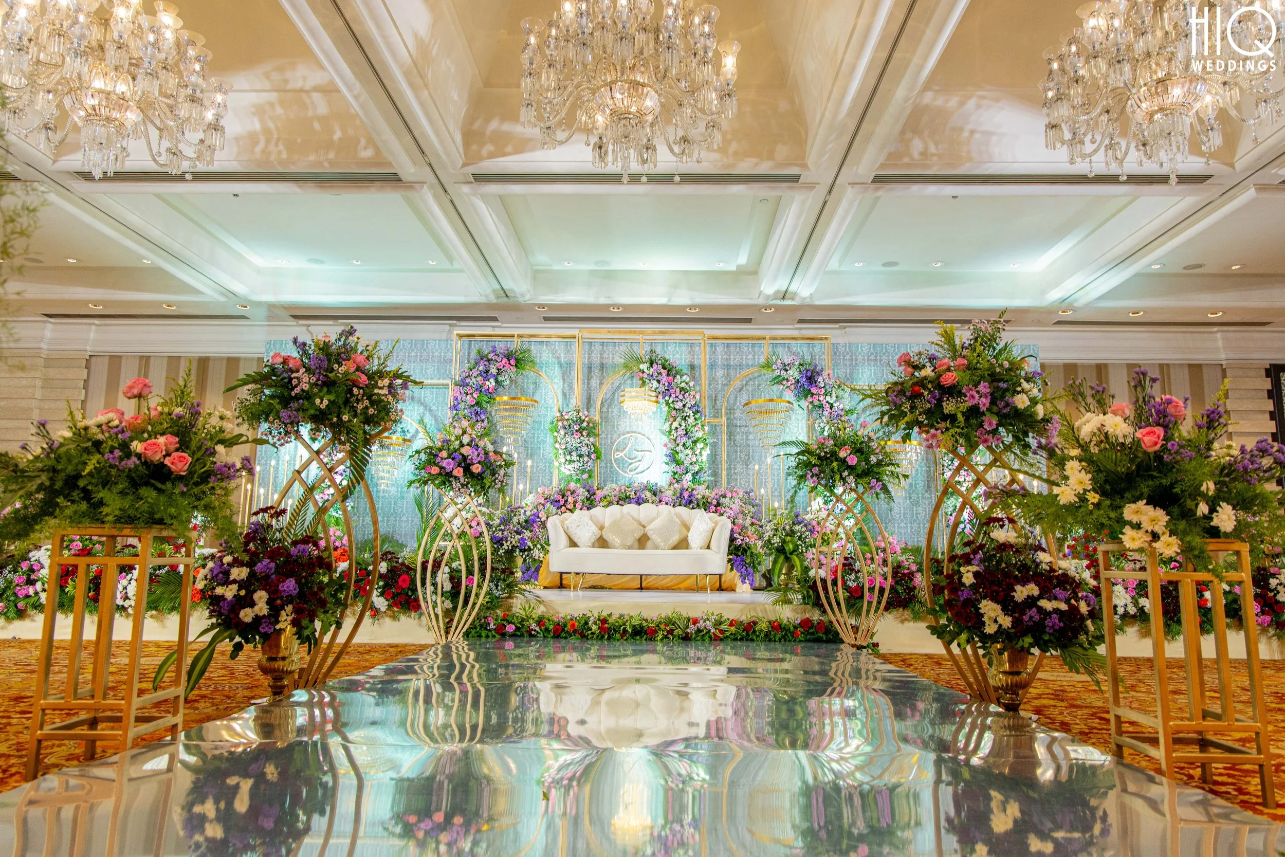 Wedding decor at Leela Palace Chennai - Photography by HiQ Weddings