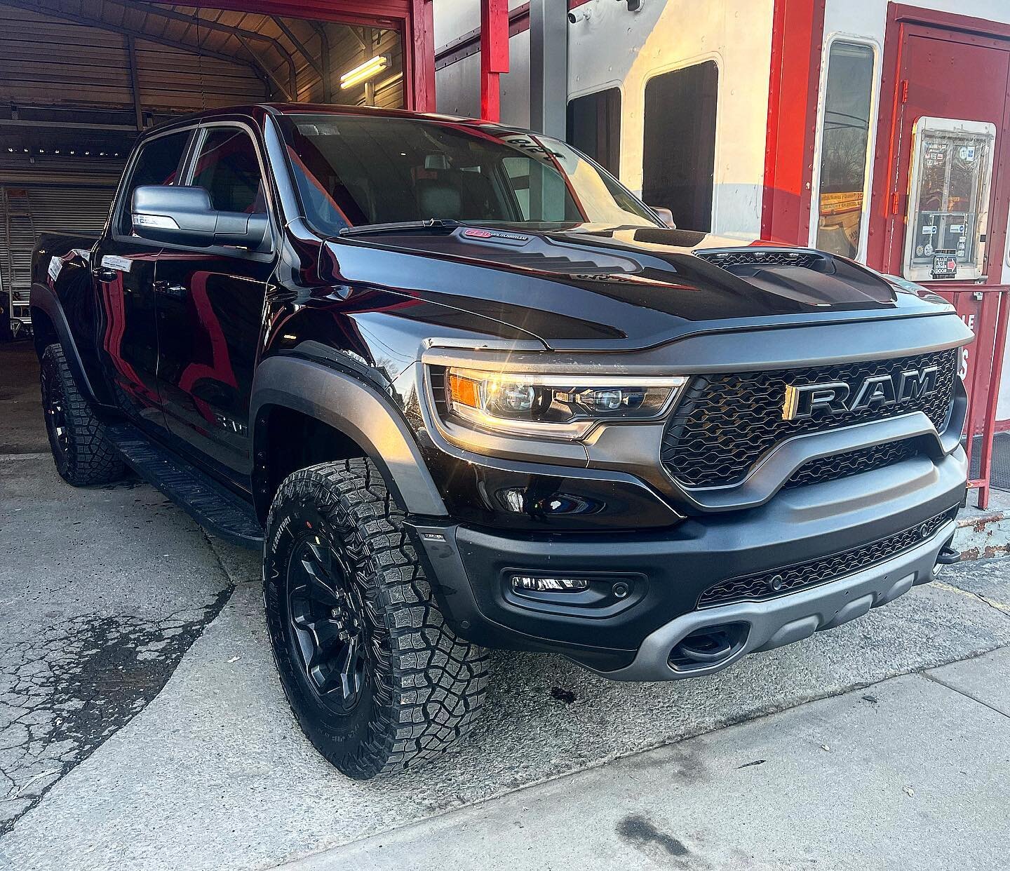 2023 Ram TRX Rear Slider replacement 
.
.
.
#ram #trx #nashville #nashvillegram #nashvilleautoglass #autoglass #autoglassreplacement #autoglassrepair #autoglassprofessionals #autoglasstools #autoglasslife #autoglassshop #autoglasservice #autoglassrep