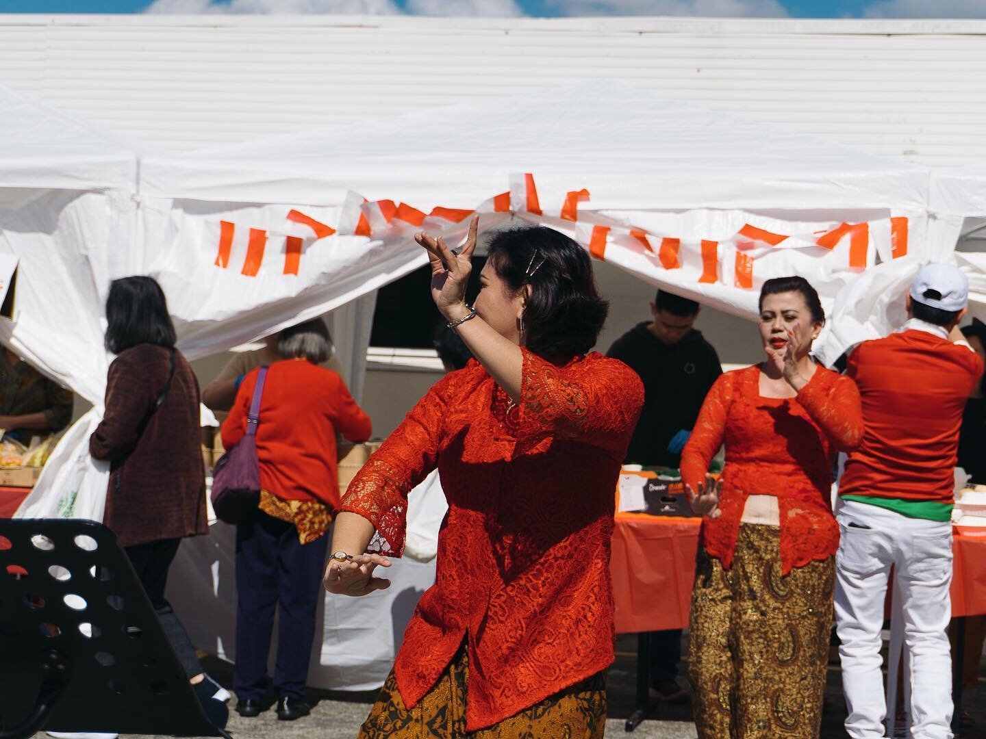 What a Sunday! Members of the Indonesian service presented captivating dance performances and organised a bazaar featuring a delectable assortment of traditional foods. #independenceday🇮🇩