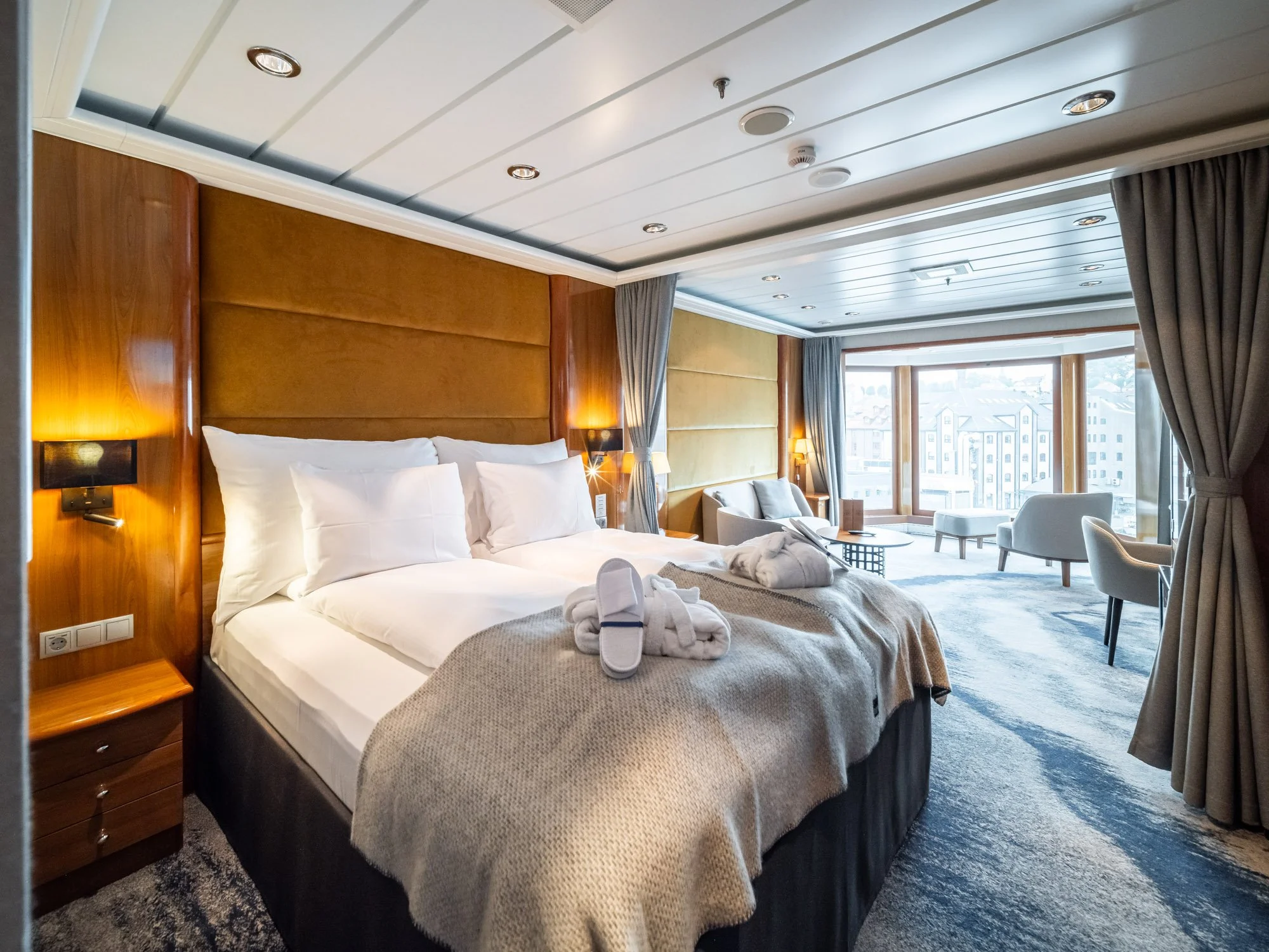 web_YSA_Design_Hurtigruten_Trollfjord_2023_©_marine_interior_images_01.jpg