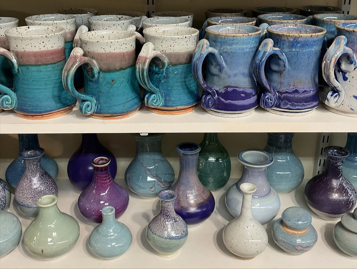 Who else loves all the purple?

#scargopottery #scargopotteryandartgallery #capecodart #capecodartists #scargo #capecod