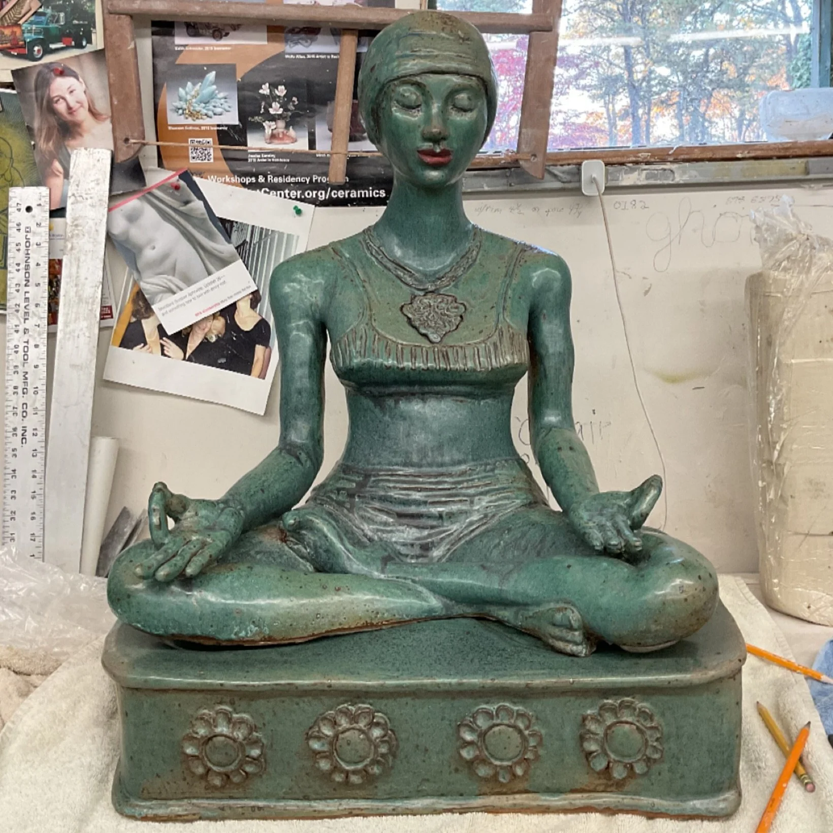 Tina&rsquo;s been hard at work sculpting. One done, three to go! 

#scargopottery #scargogallery #capecodart #capecodpottery #pottery #cone10 #ceramicsculpture #figuresculpture,