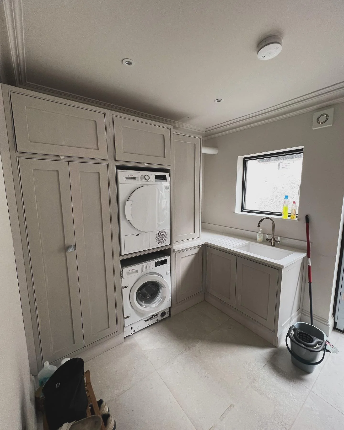 Bespoke Utility Kitchen. Fitted primed ready for hand finish 👌🏼