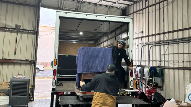 Large gear loading area