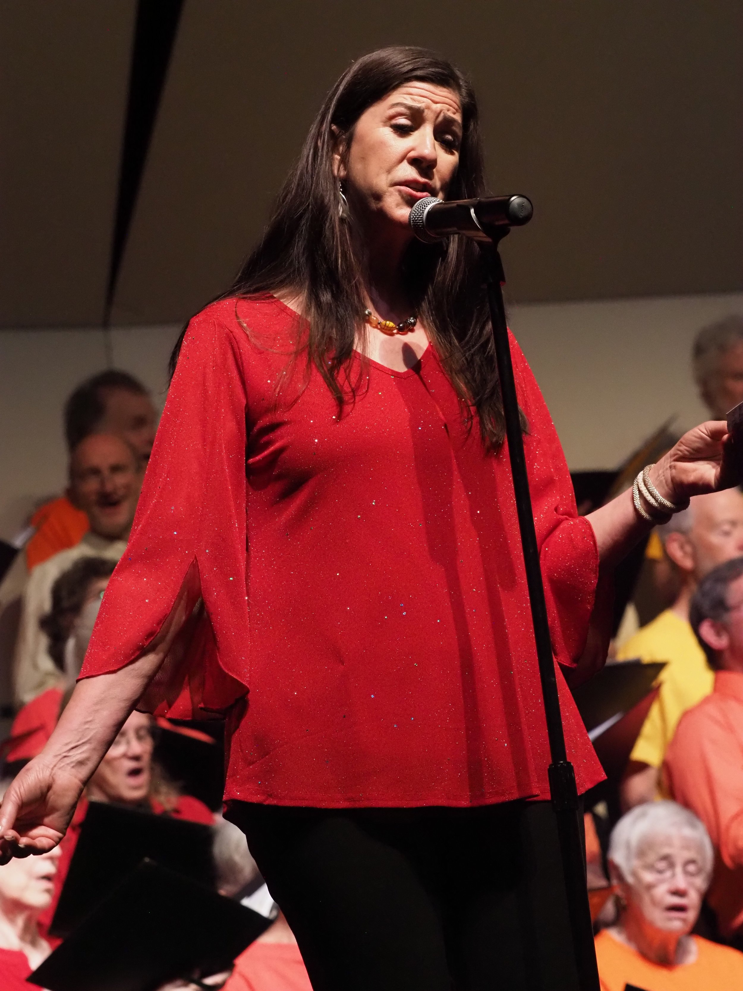mccsingout25AP6122669_2.JPG