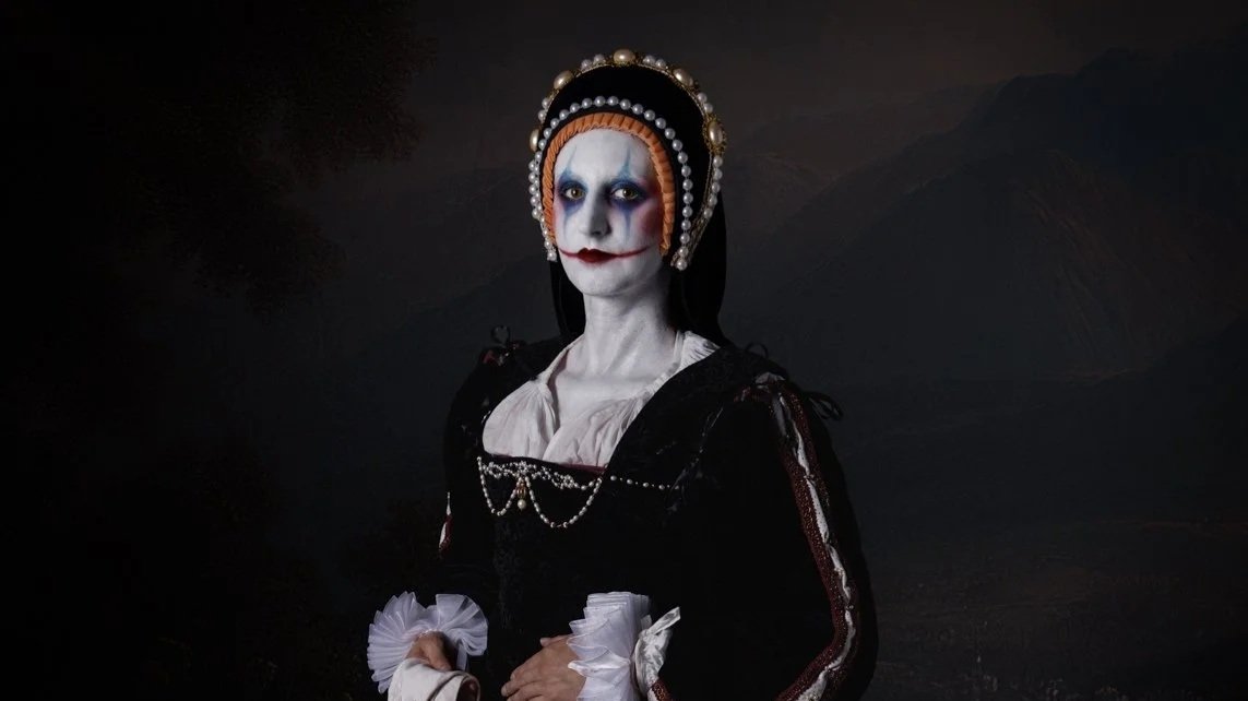 From Elizabethan Portrait to Modern Character: A Creative Portrait with Sonya